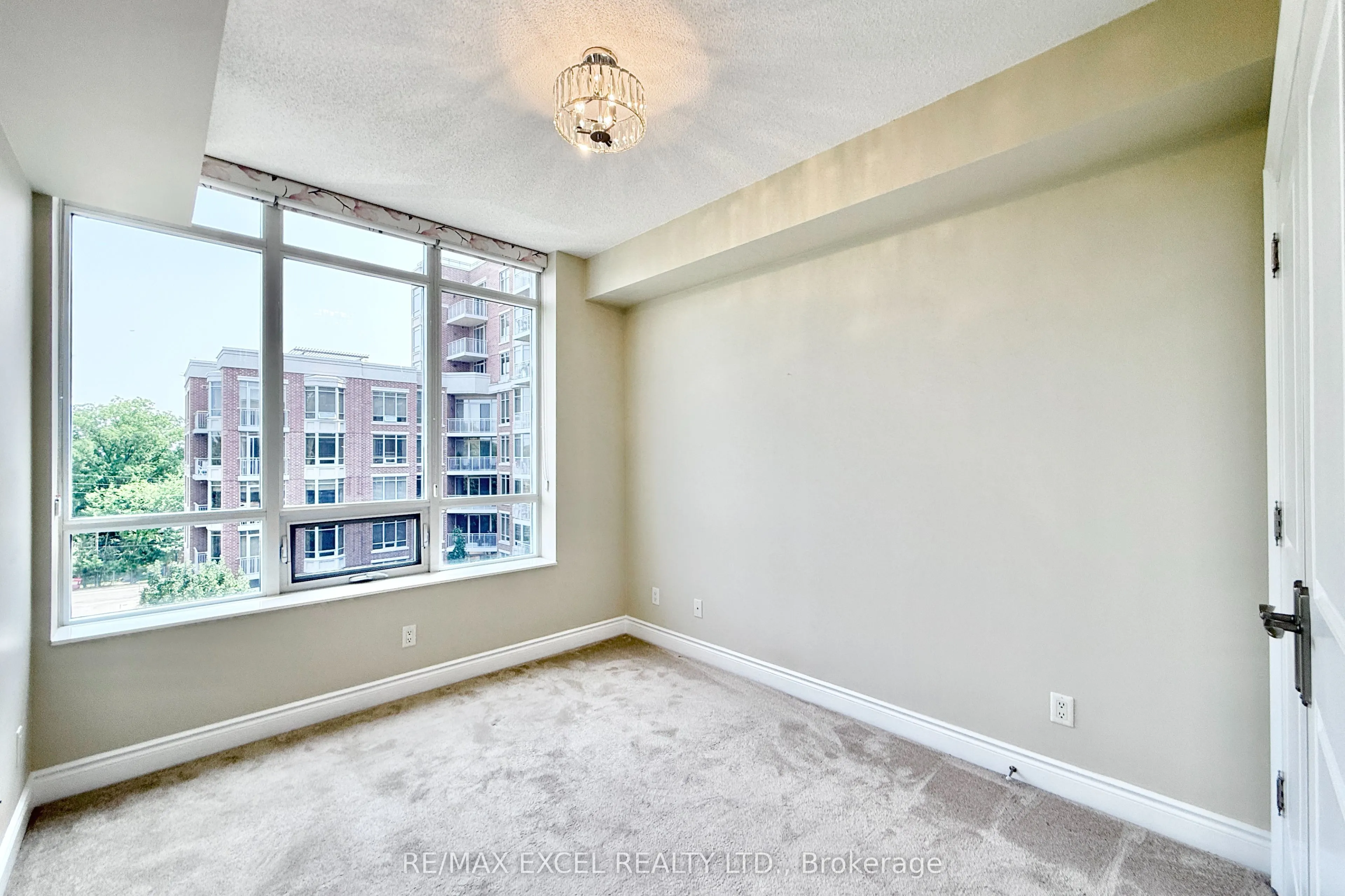 10101 Yonge Street N, #408