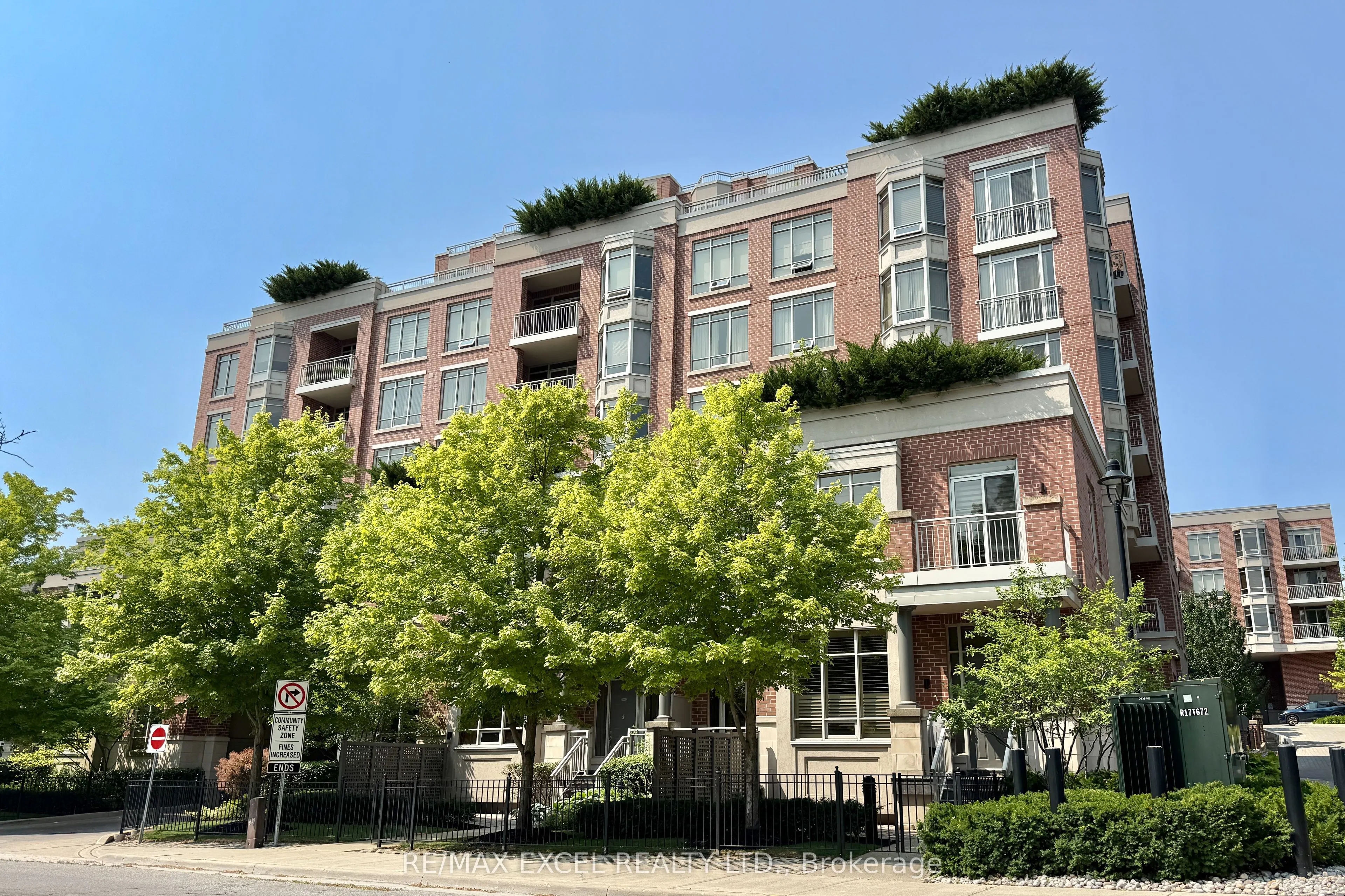 10101 Yonge Street N, #408