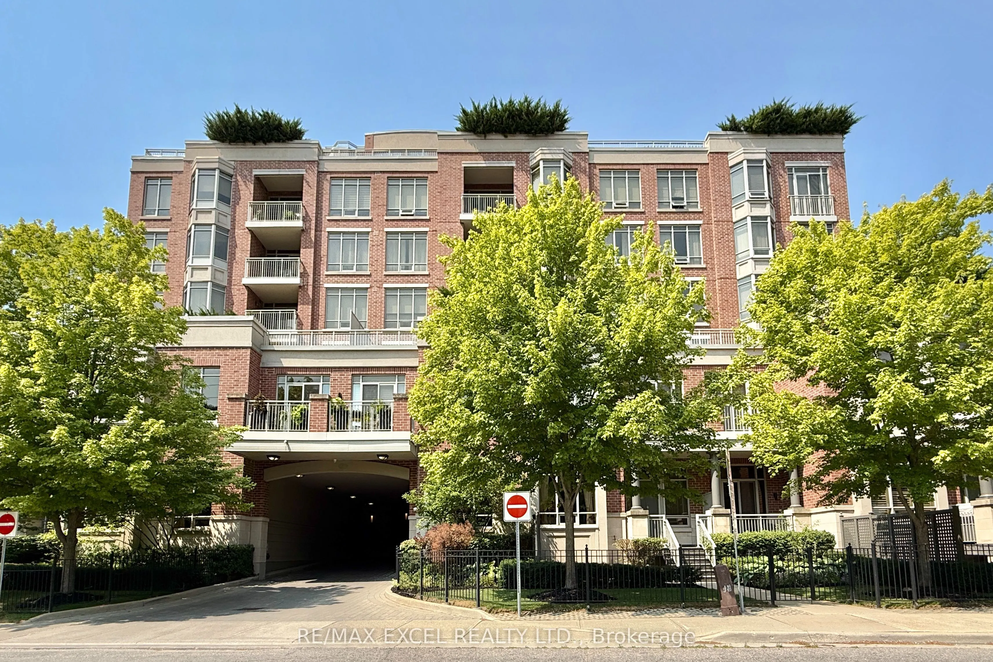 10101 Yonge Street N, #408