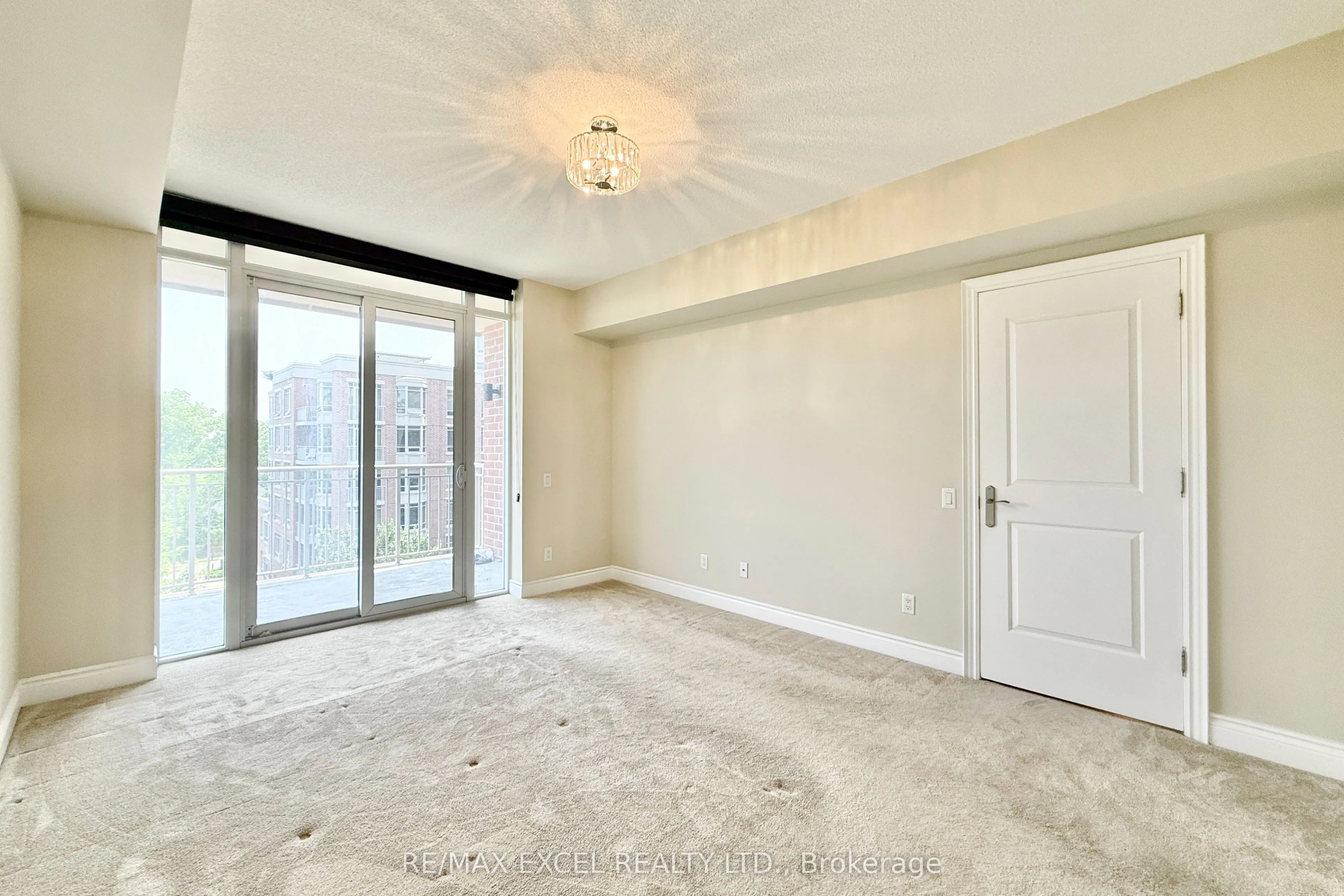 10101 Yonge Street N, #408