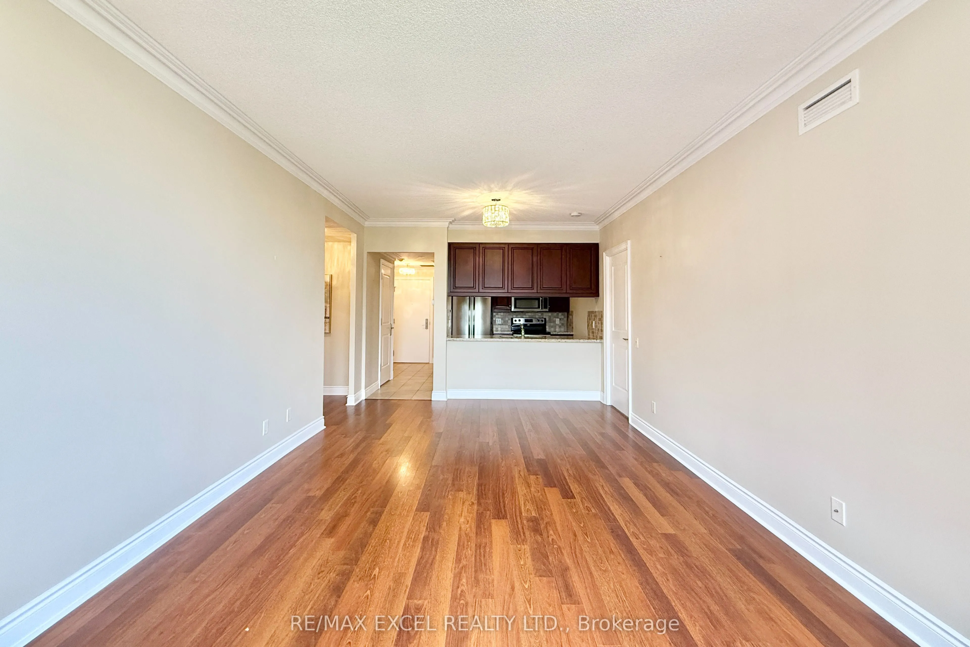 10101 Yonge Street N, #408