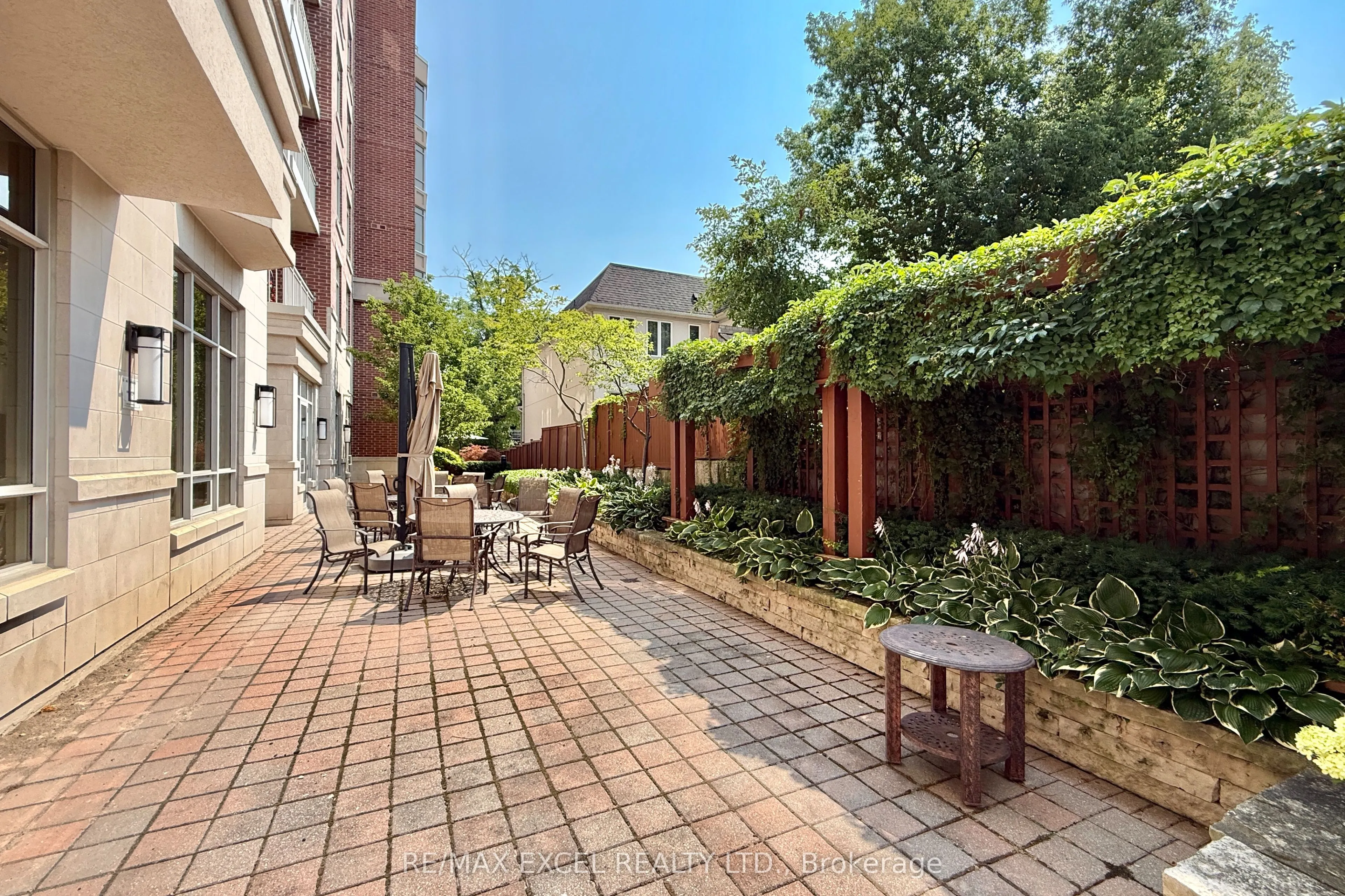 10101 Yonge Street N, #408