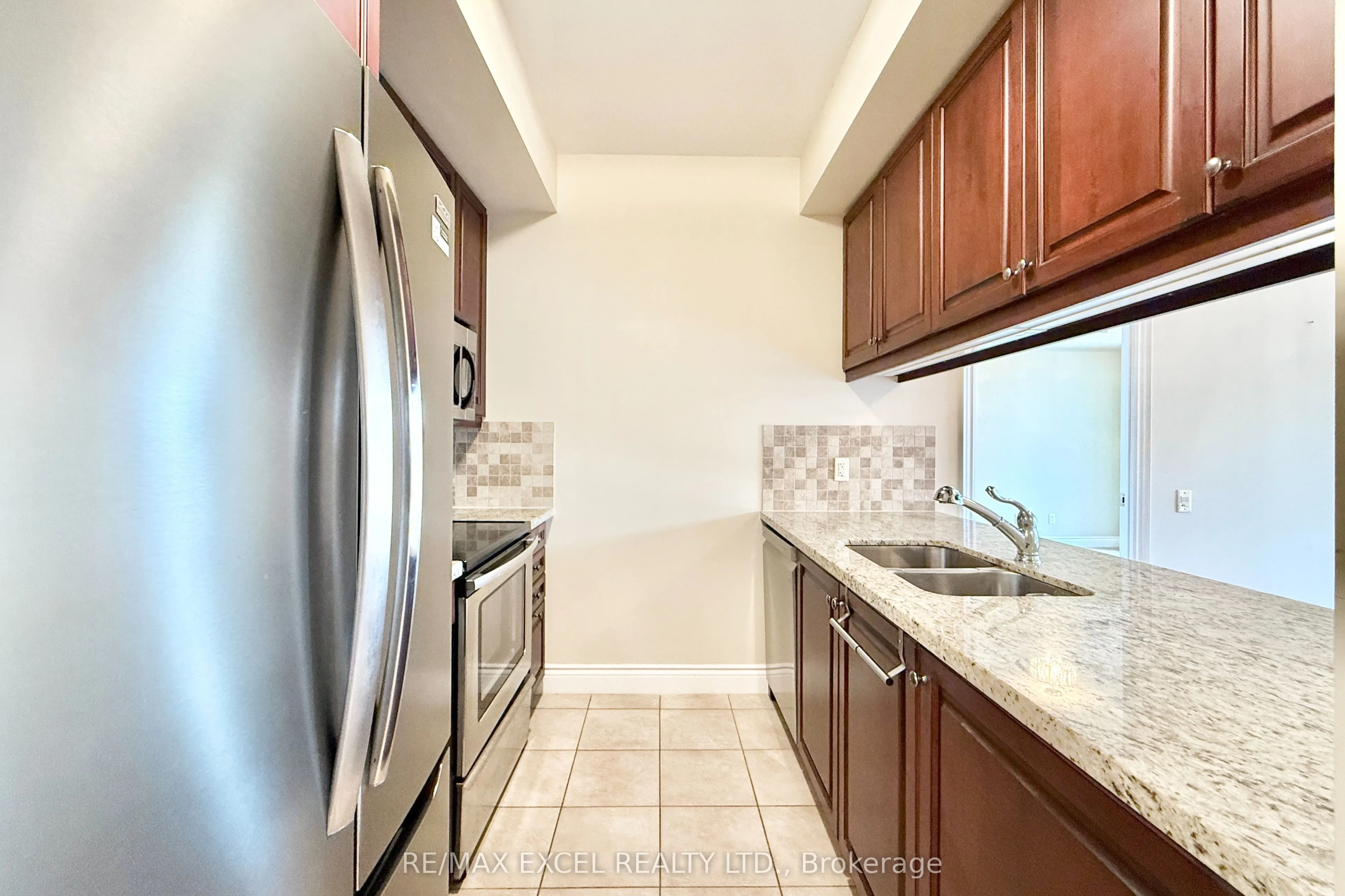 10101 Yonge Street N, #408