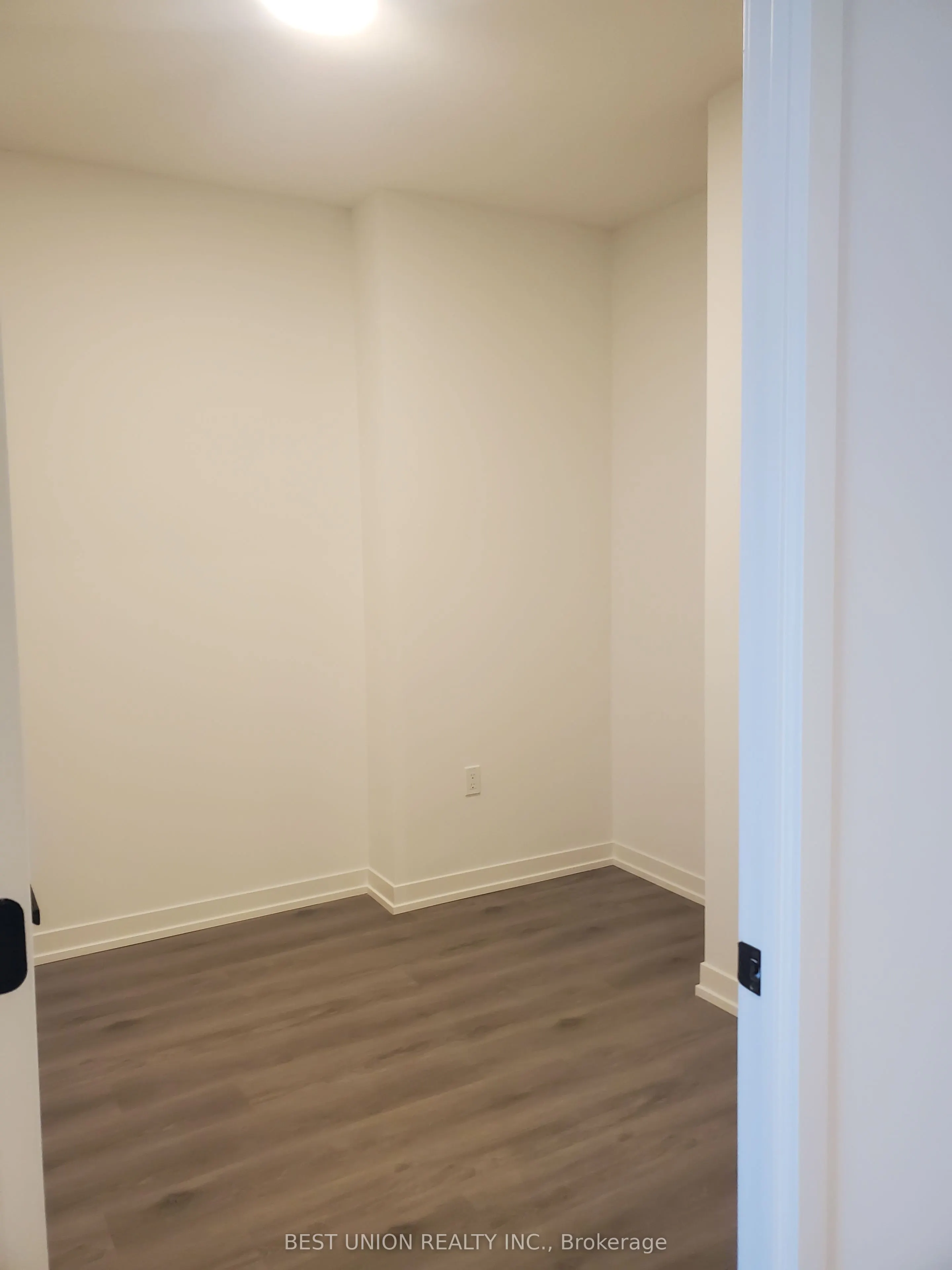 28 Interchange Way, #2809