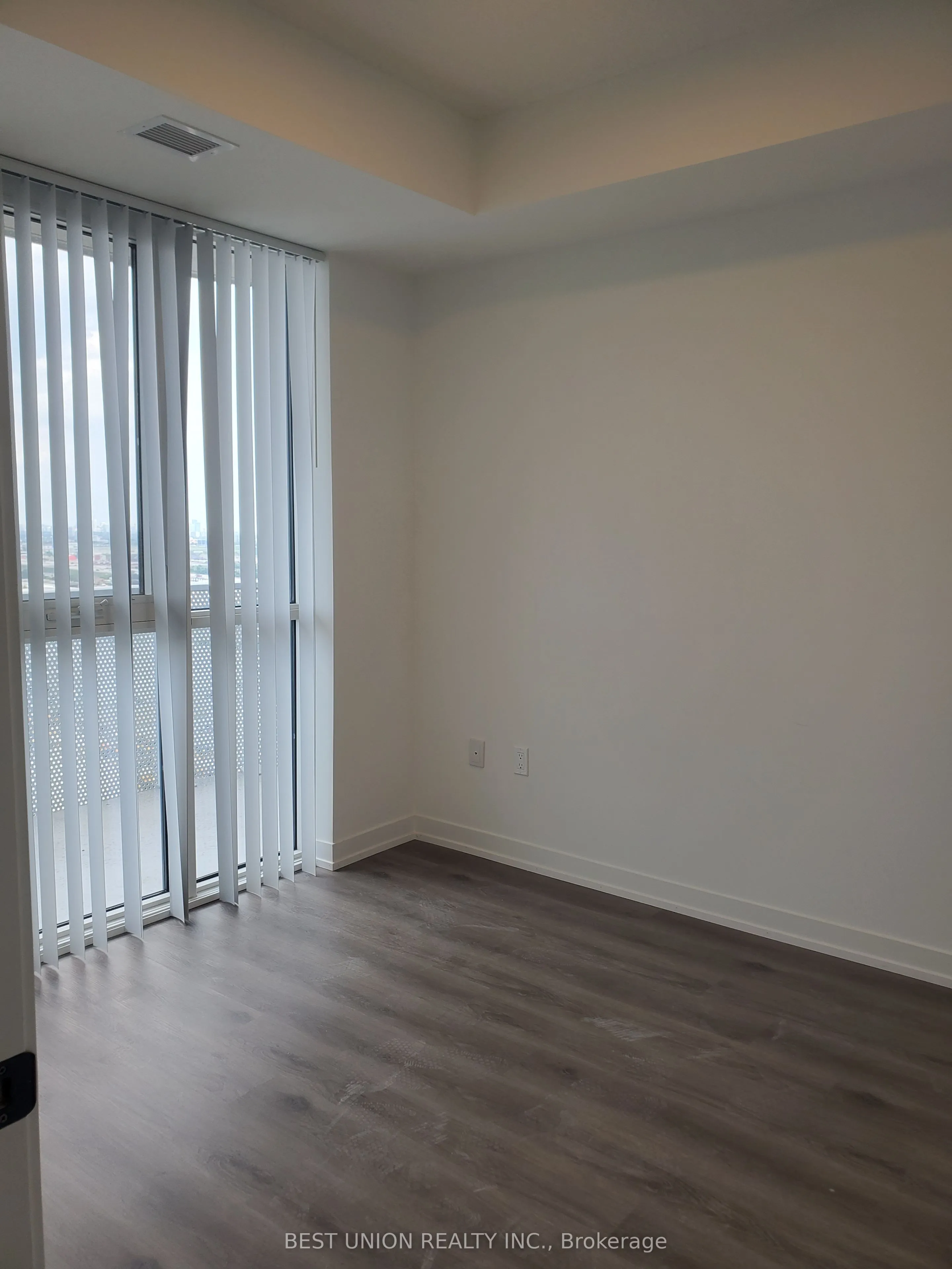 28 Interchange Way, #2809