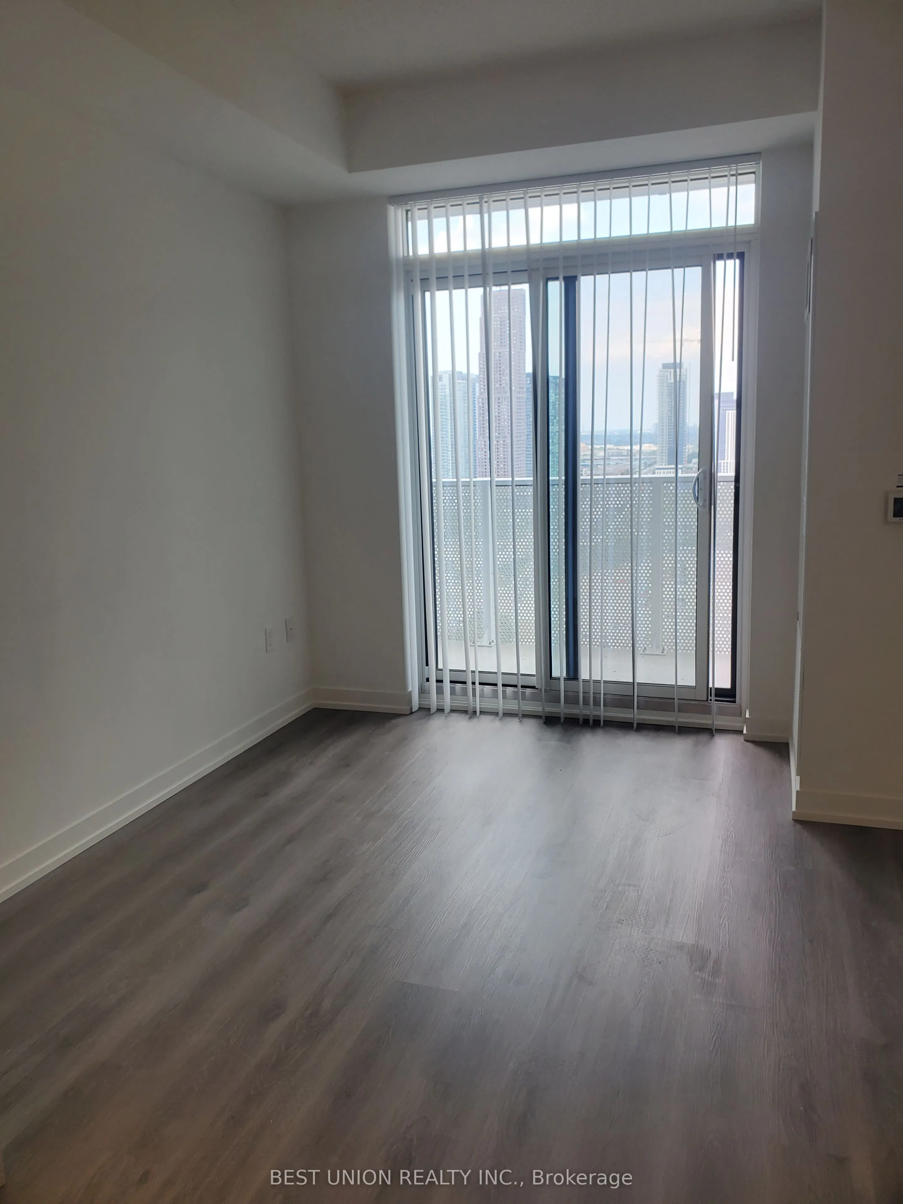 28 Interchange Way, #2809