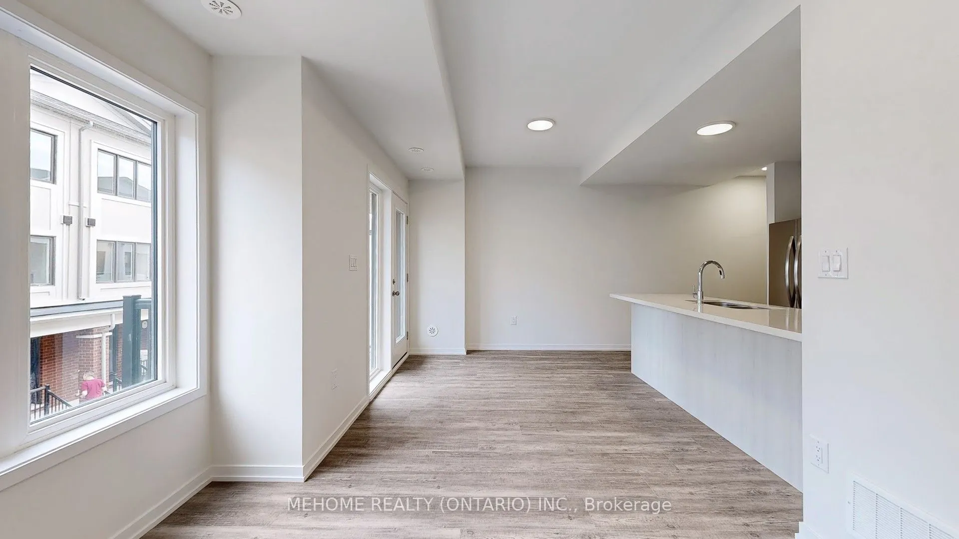 208 Matawin Lane, #208