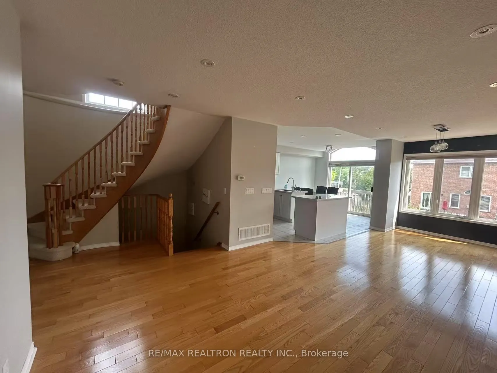77 Silver Stream Avenue
