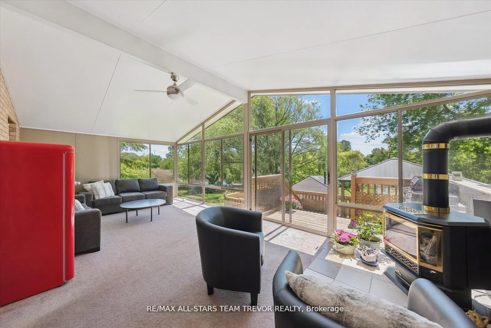31 Riveredge Drive