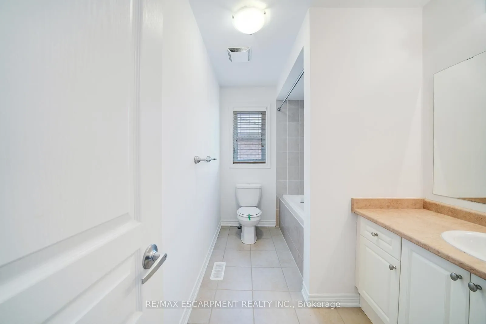 6 Weekes Avenue