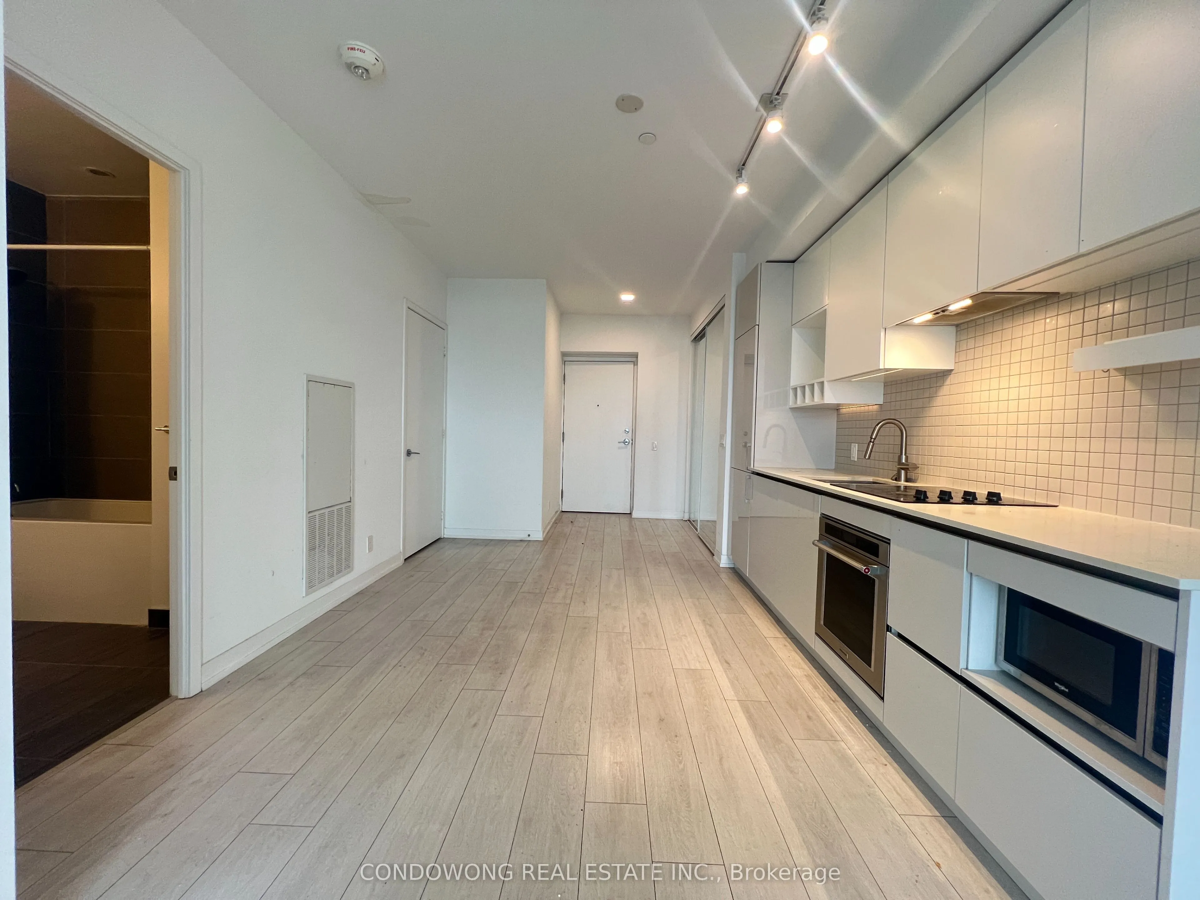 950 Portage Parkway, #301