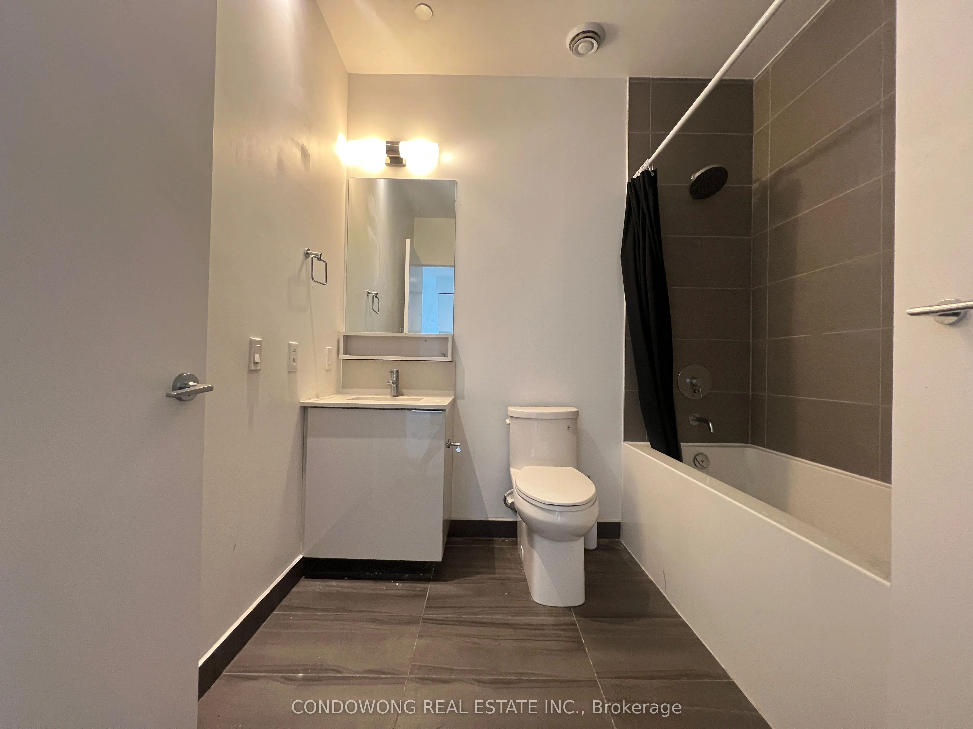 950 Portage Parkway, #301