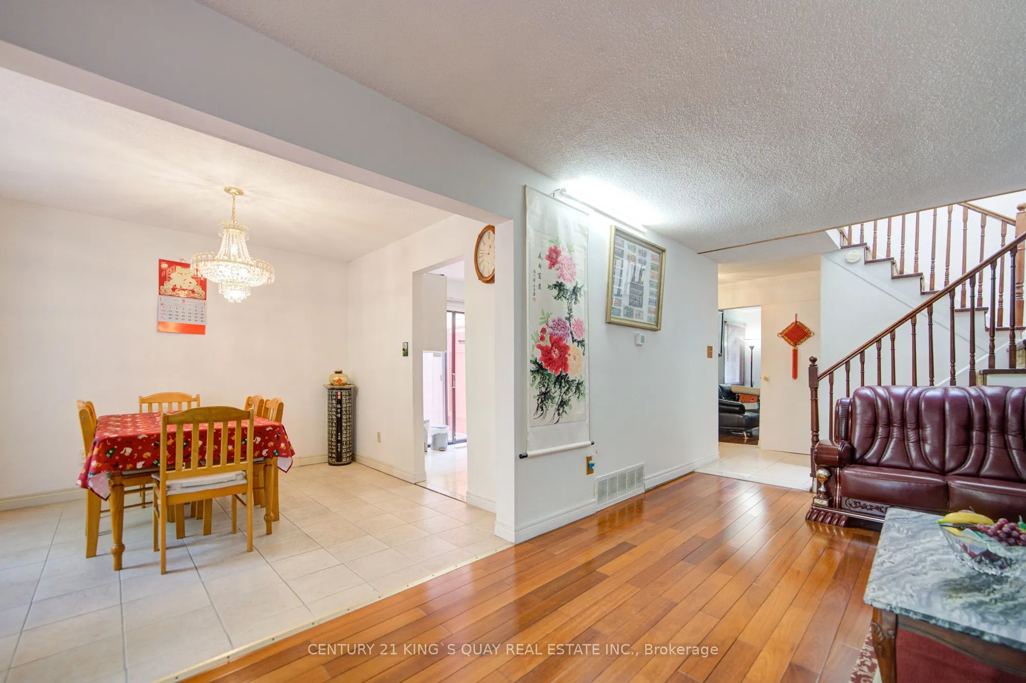 6 Cottsmore Crescent