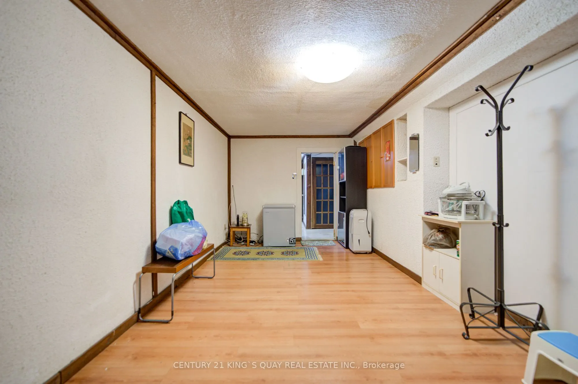 6 Cottsmore Crescent