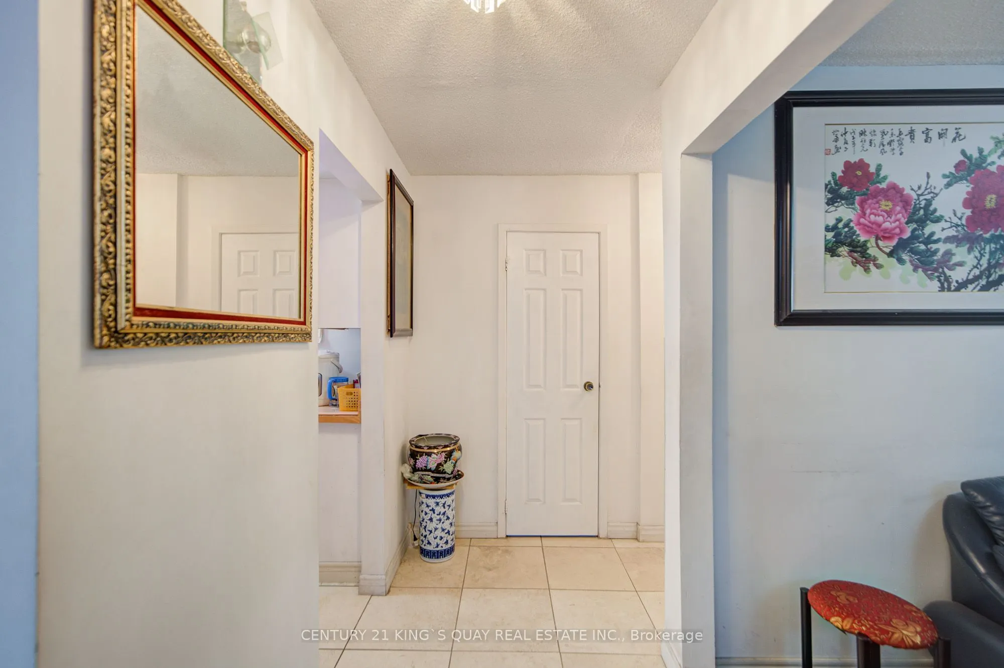6 Cottsmore Crescent