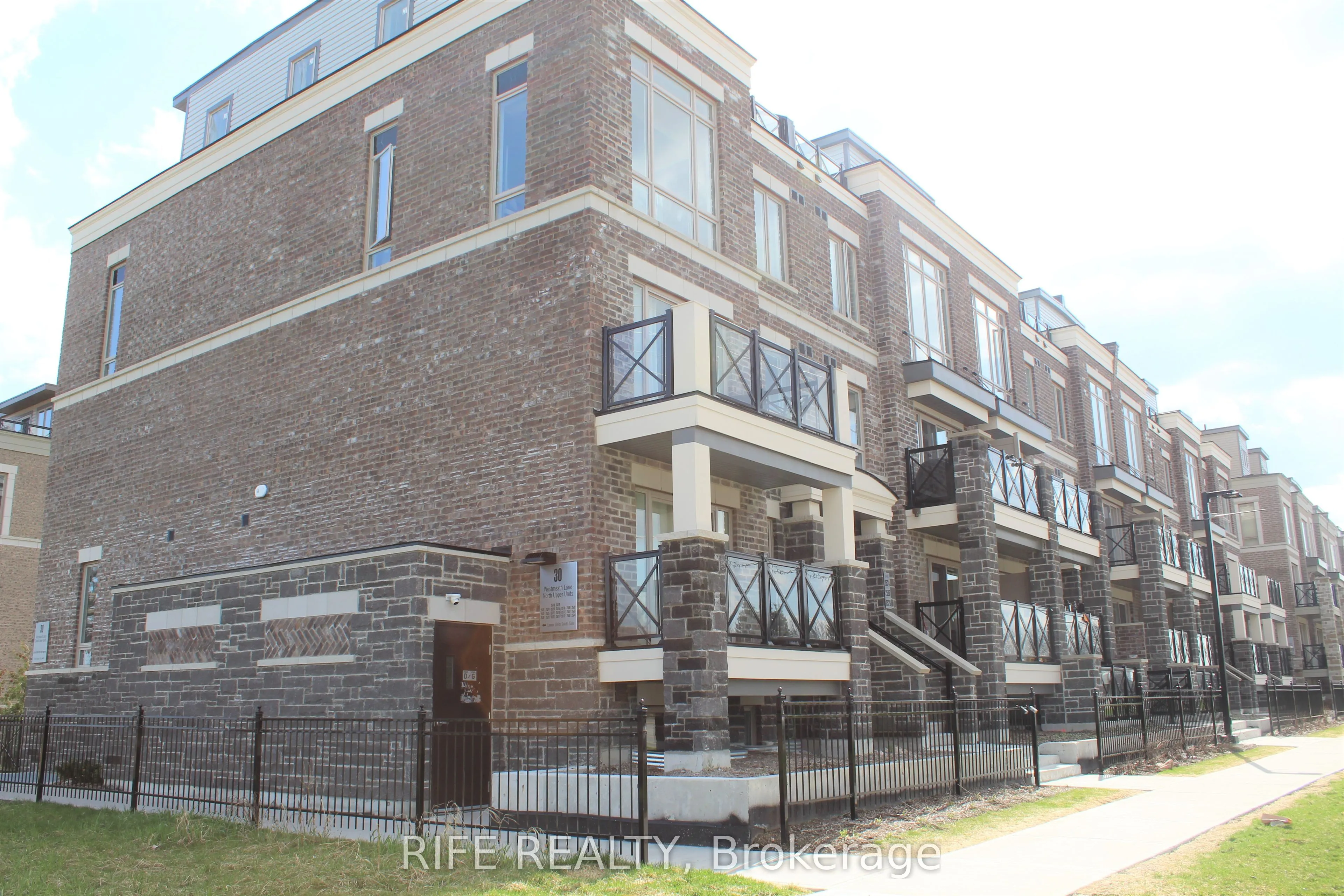 30 Westmeath Lane, #2530