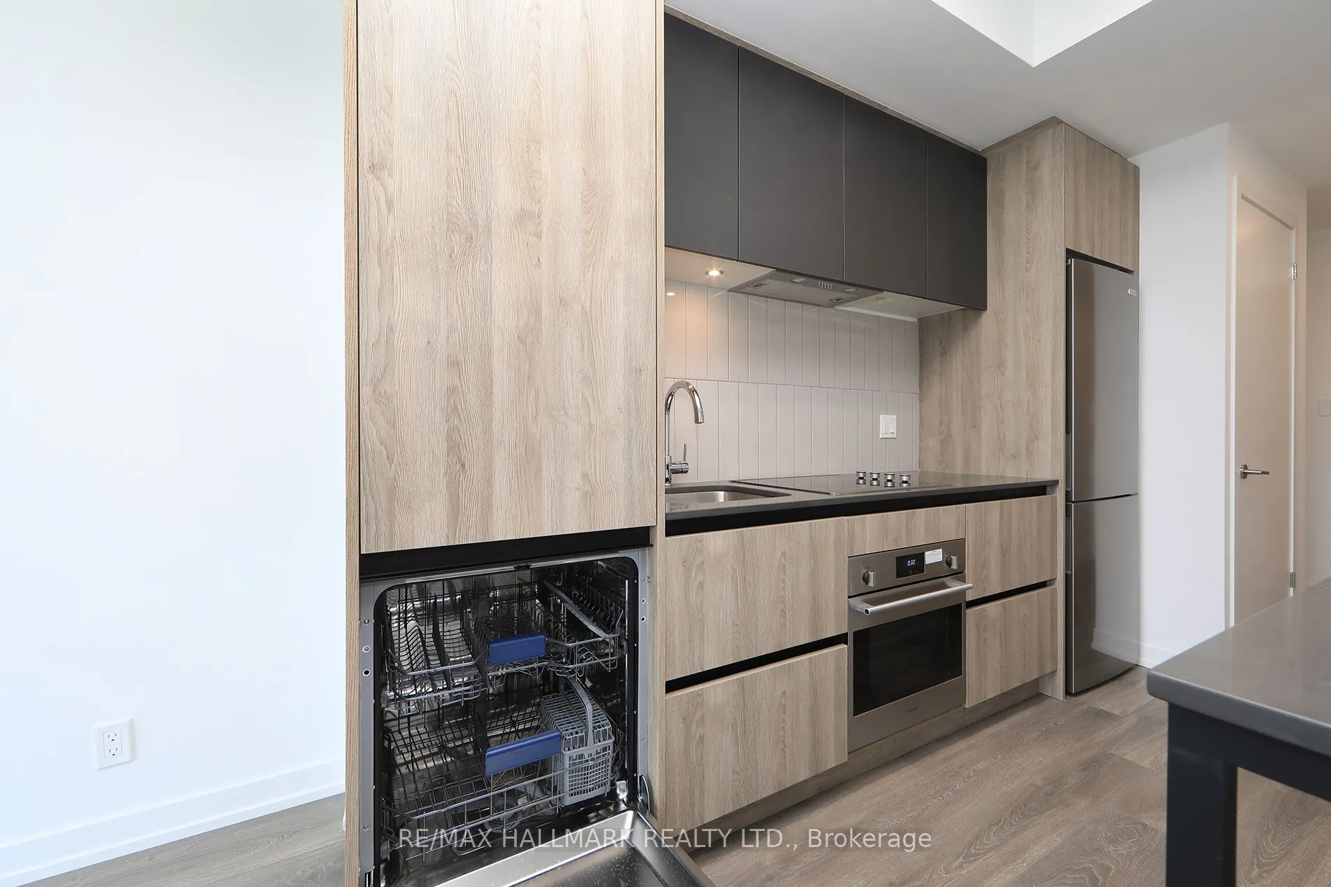 7950 Bathurst Street, #A-1217