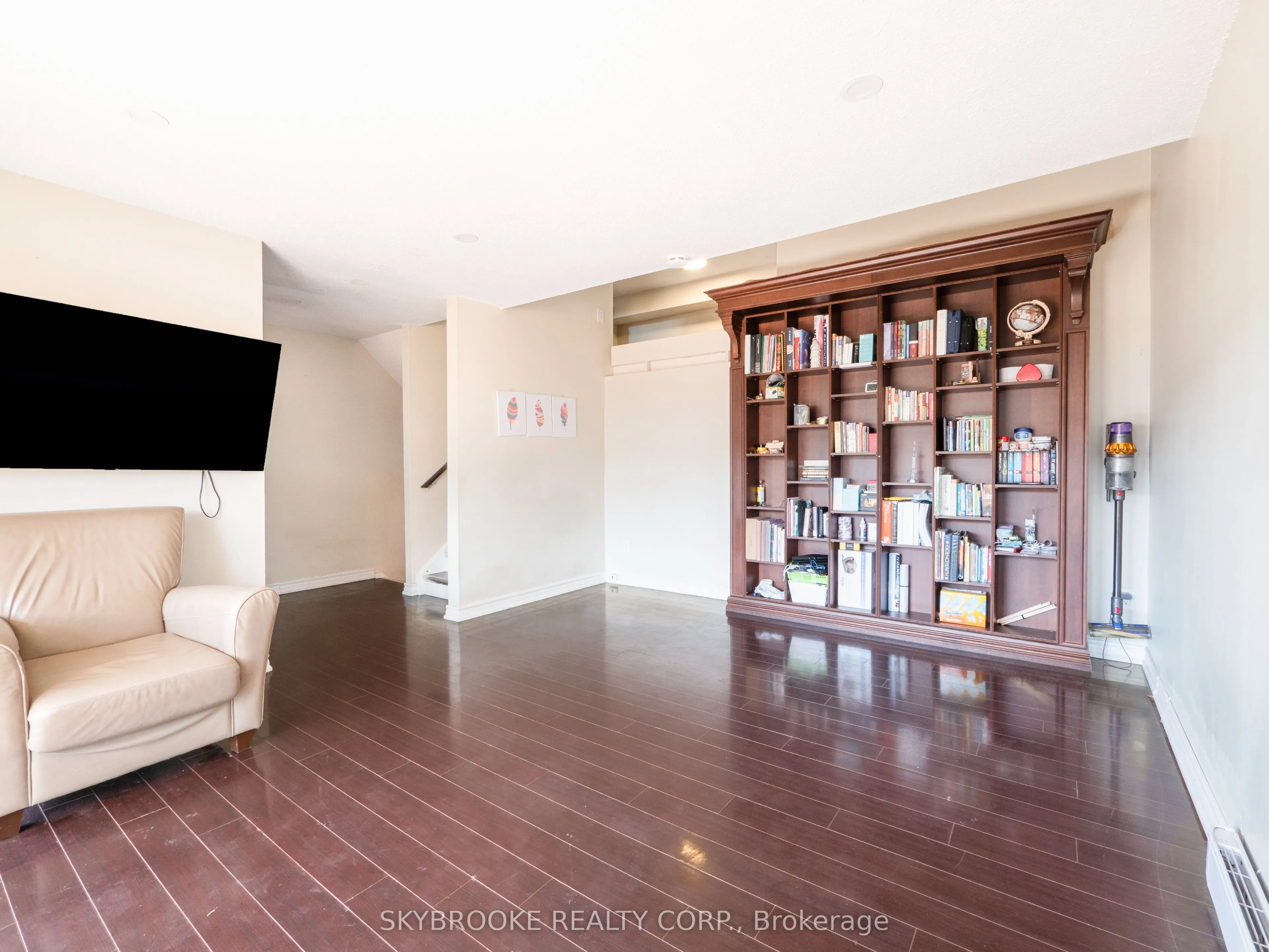244 Milestone Crescent, #118