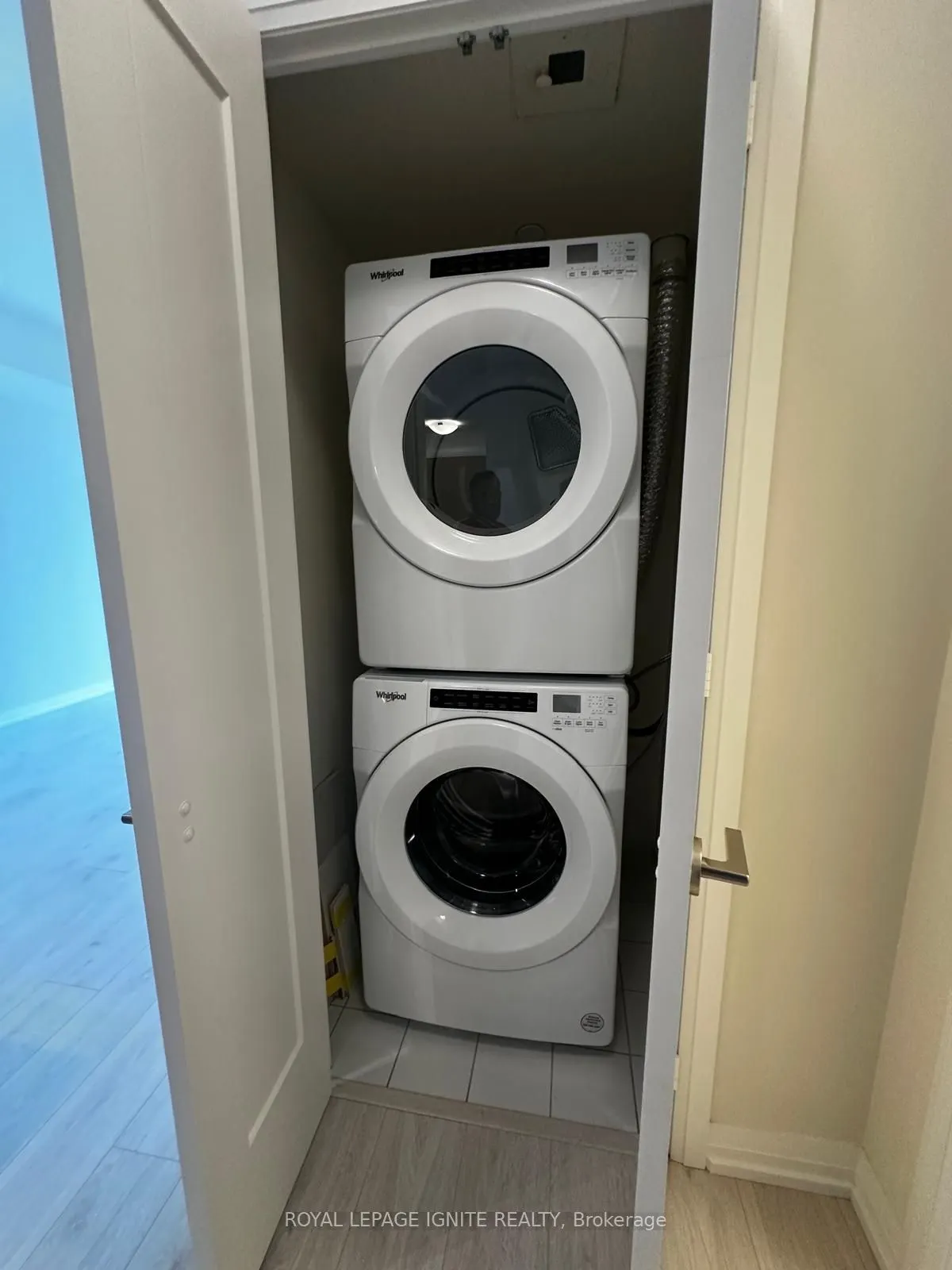 27 Korda Gate, #207