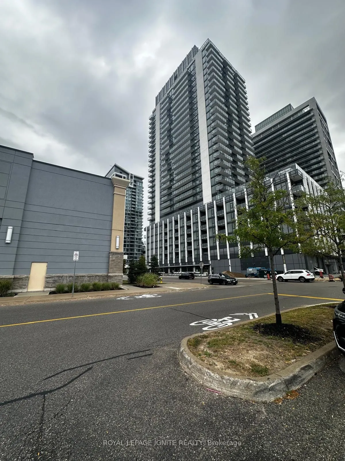 27 Korda Gate, #207