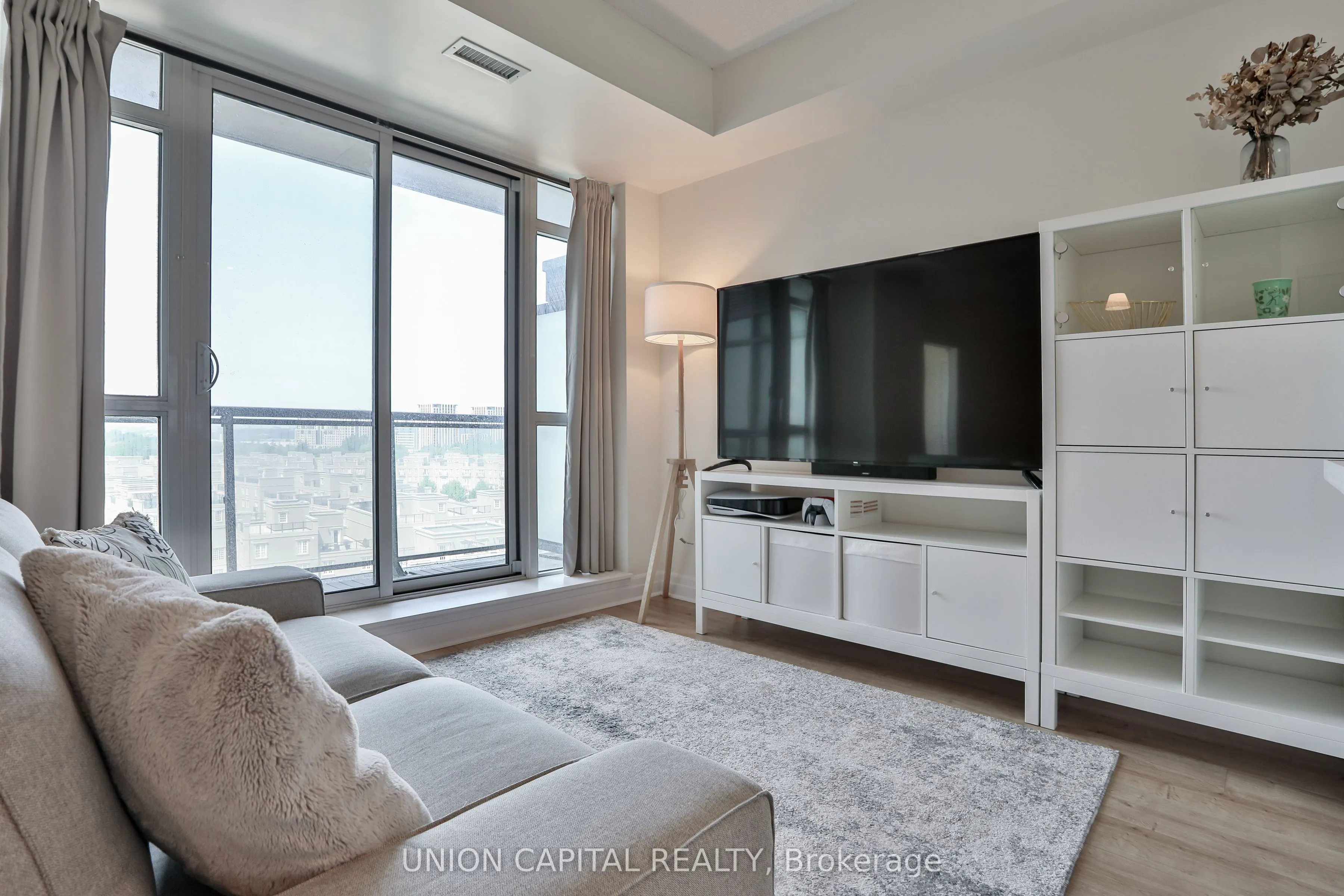 8110 Birchmount Road, #801