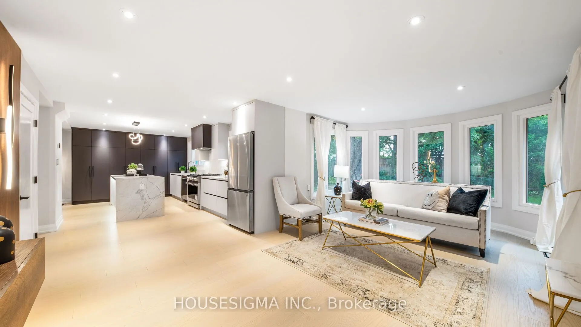 50 Royal Orchard Boulevard