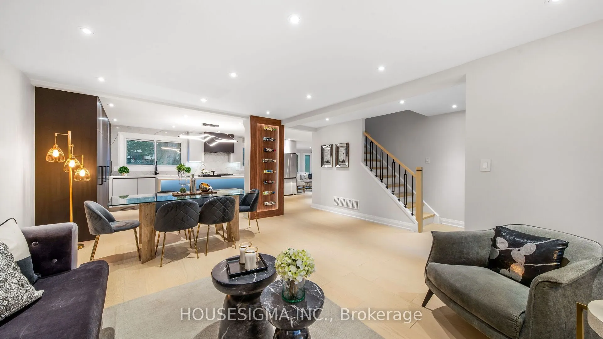 50 Royal Orchard Boulevard