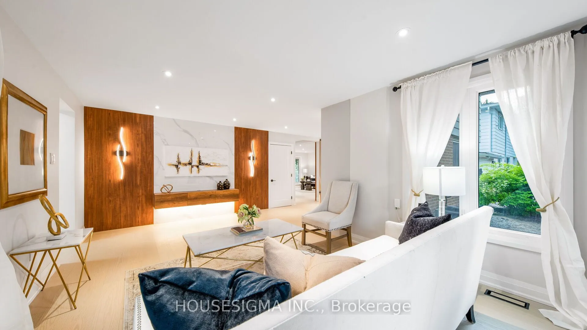 50 Royal Orchard Boulevard