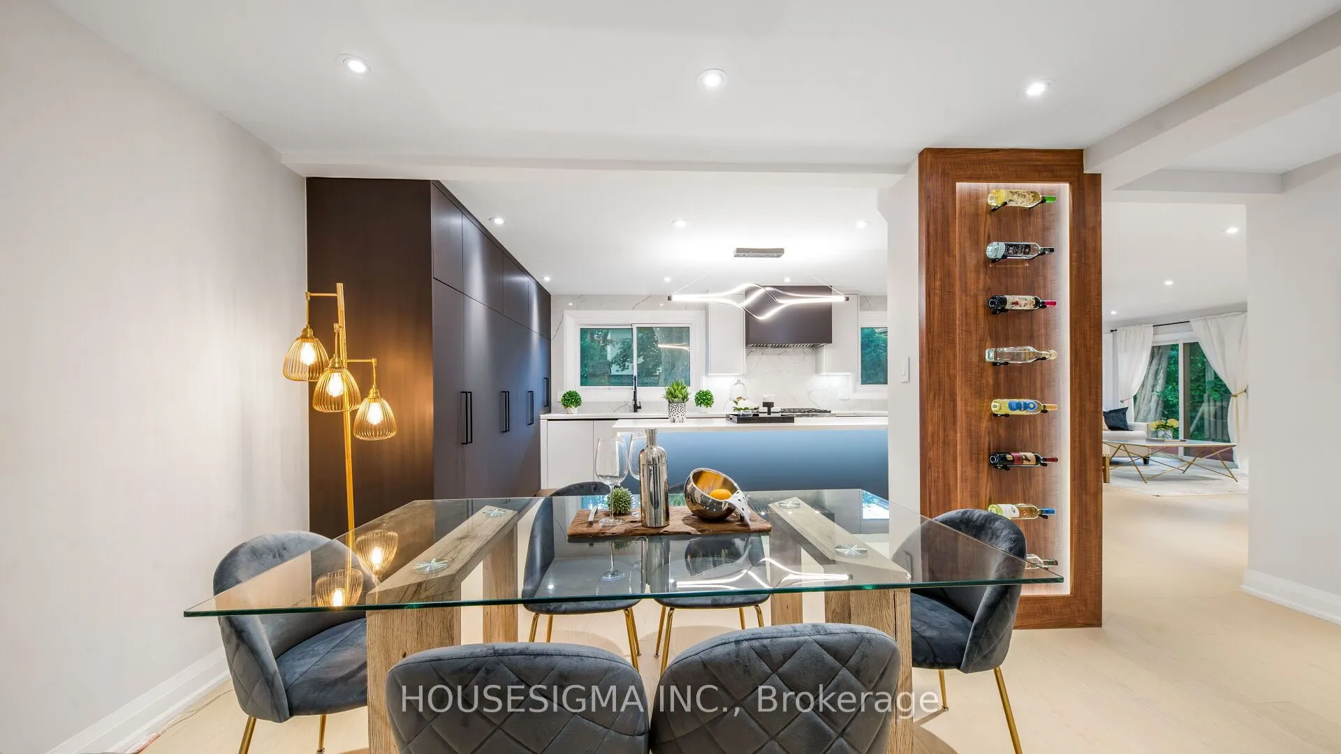 50 Royal Orchard Boulevard