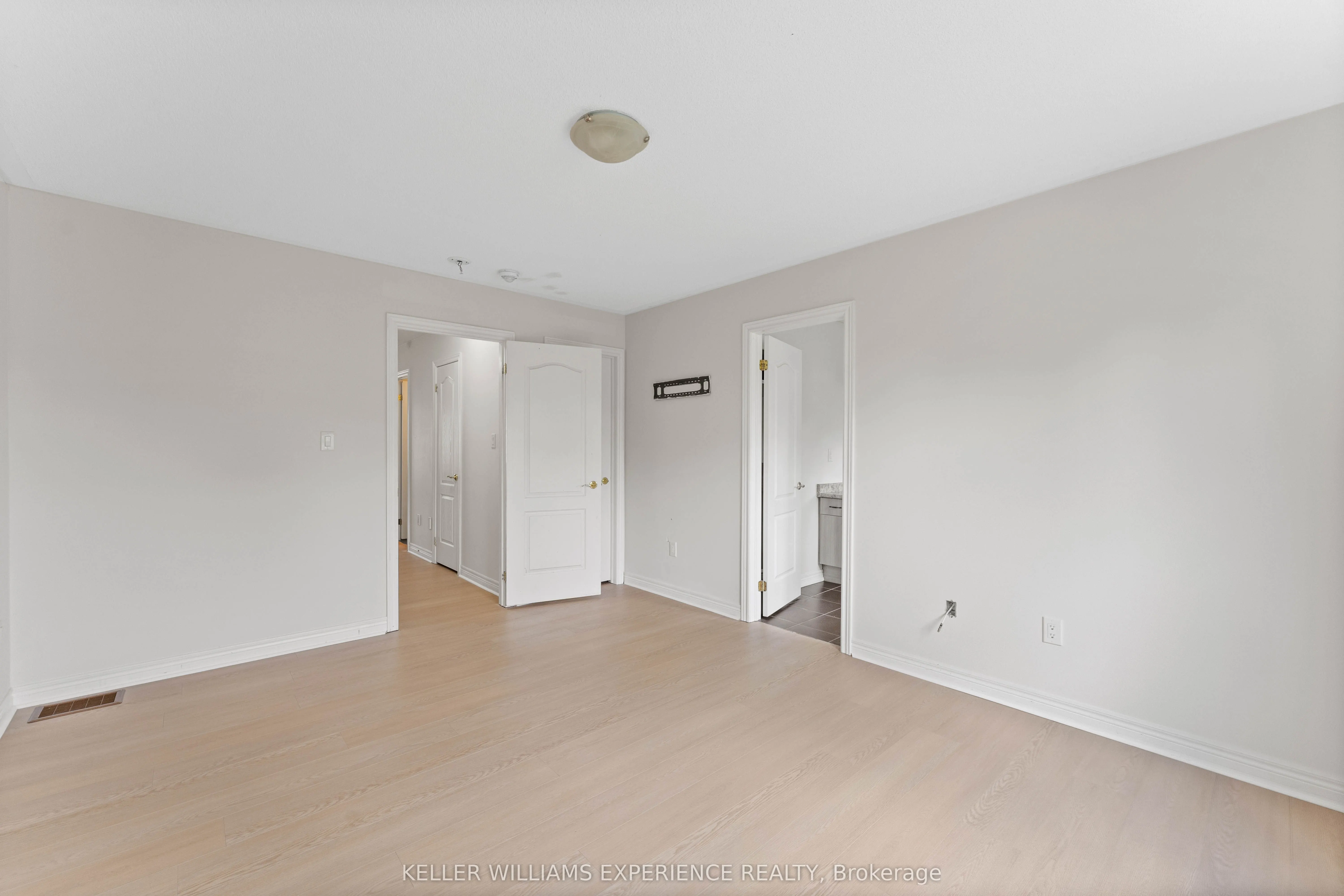 9 GREENWOOD Drive