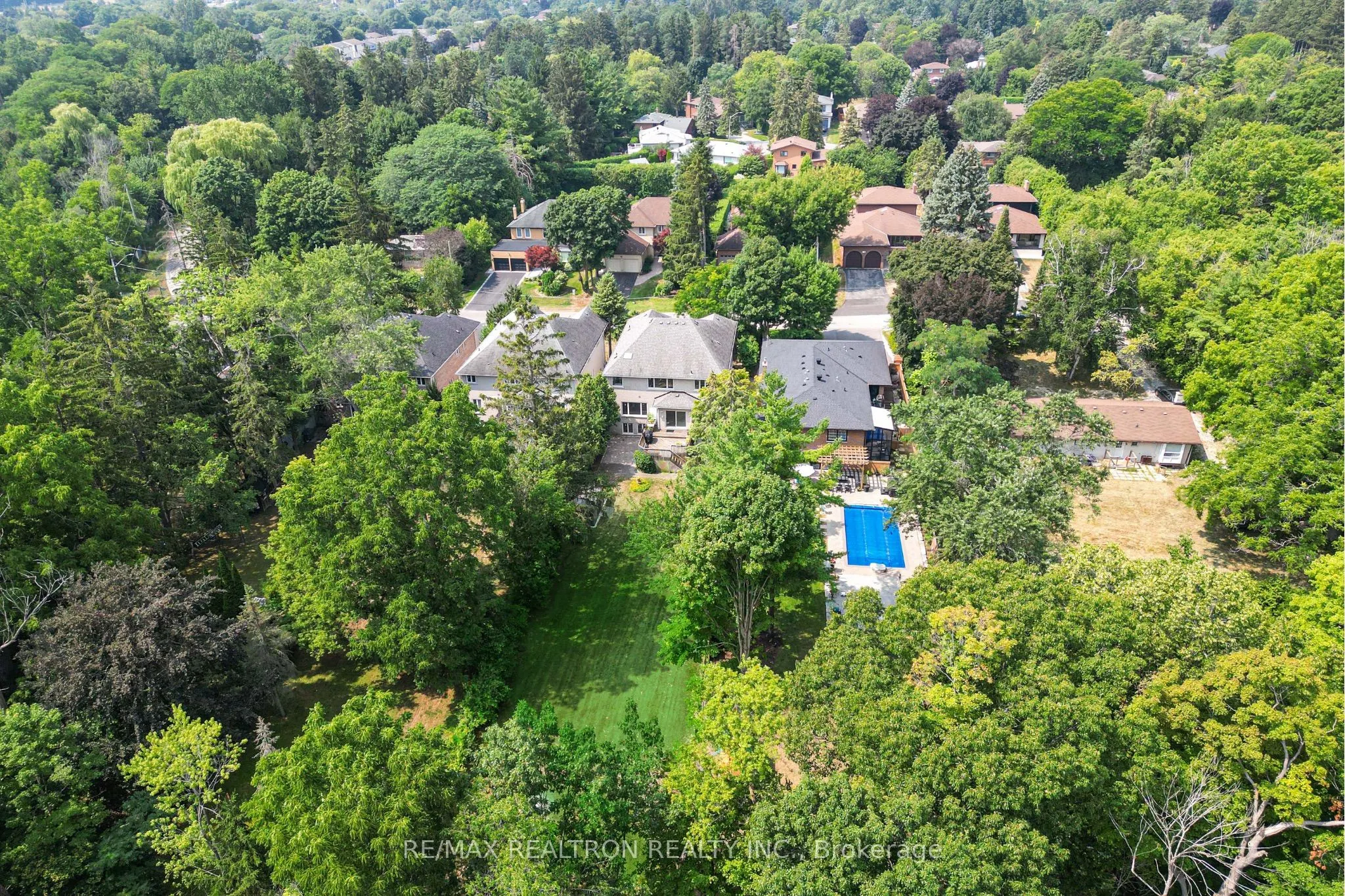 77 Sprucewood Drive