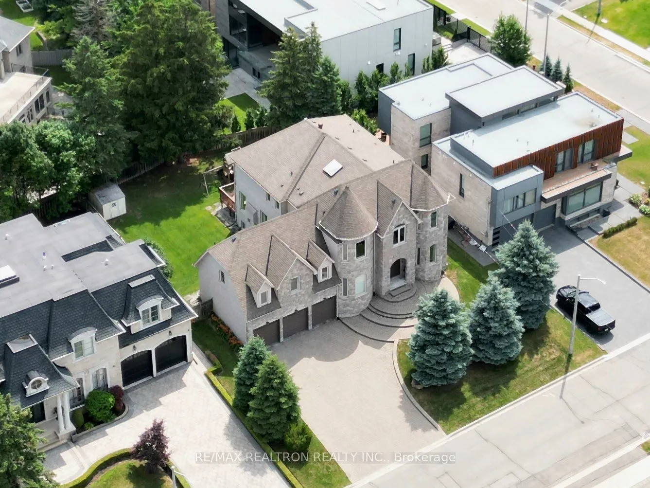 12 Orlon Crescent