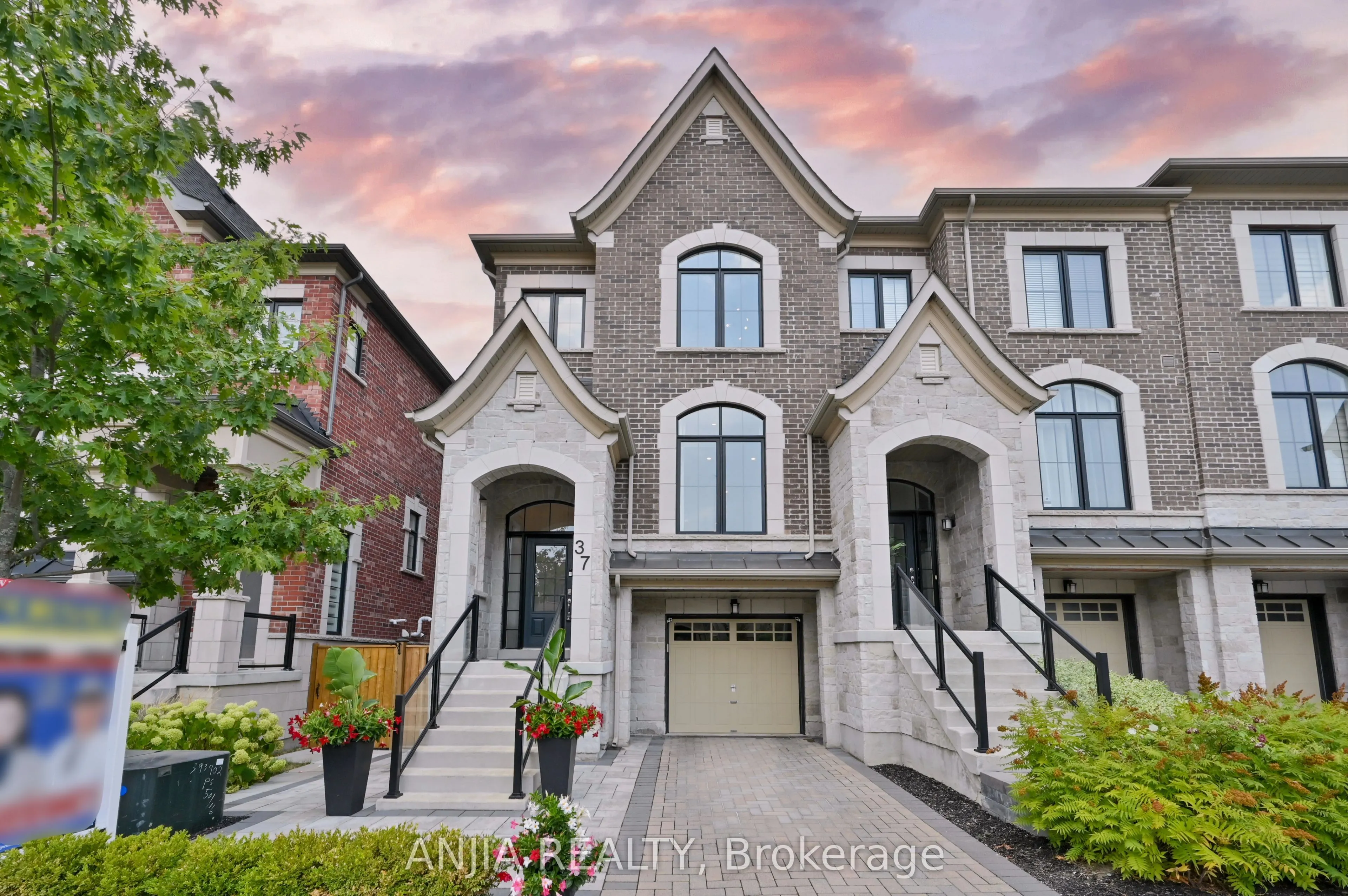 37 Duncombe Lane