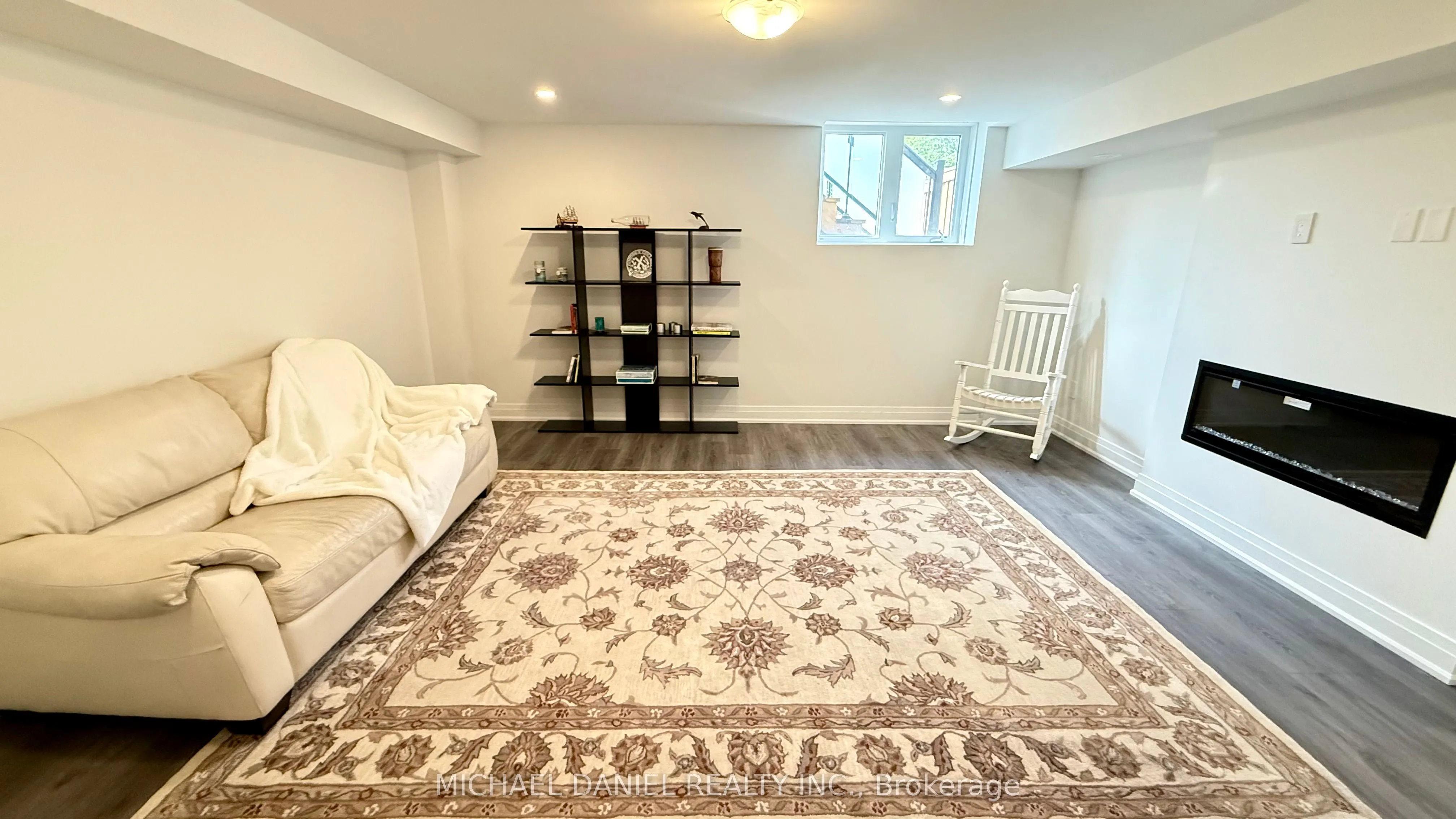 571 New England Court