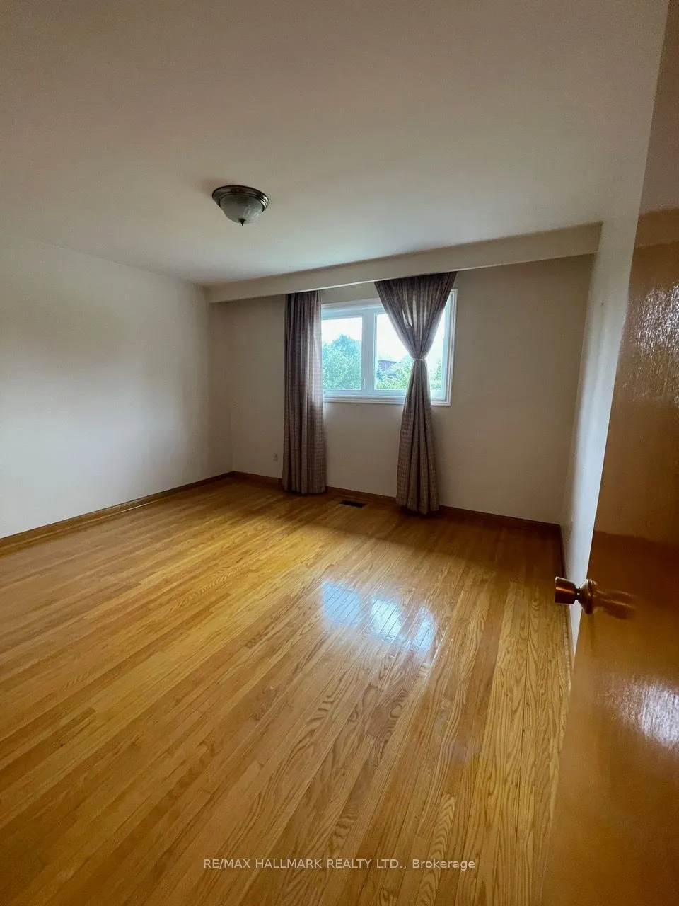 227 Elgin Mills(MAIN FLOOR) Road W