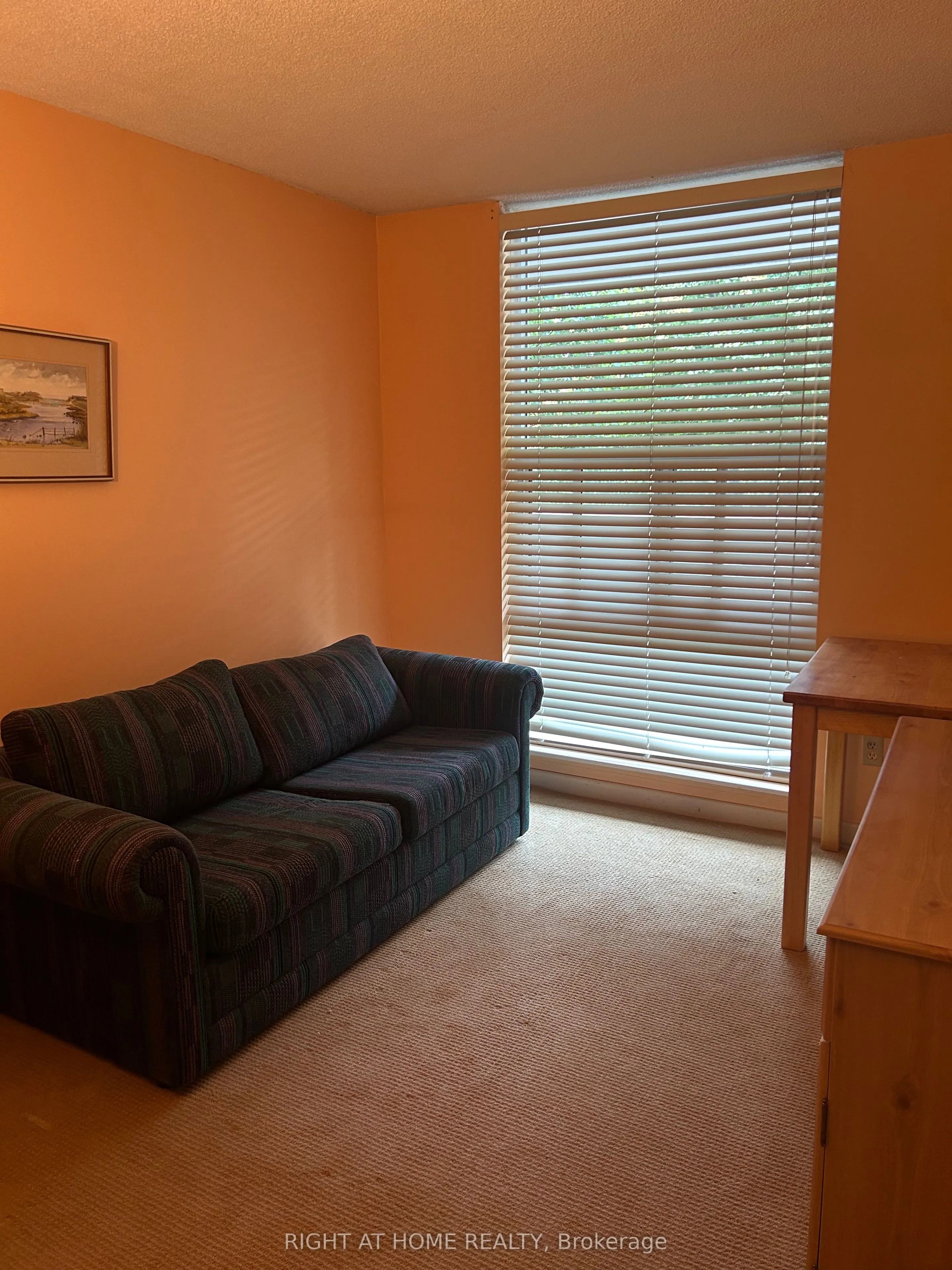 60 Inverlochy Boulevard, #211