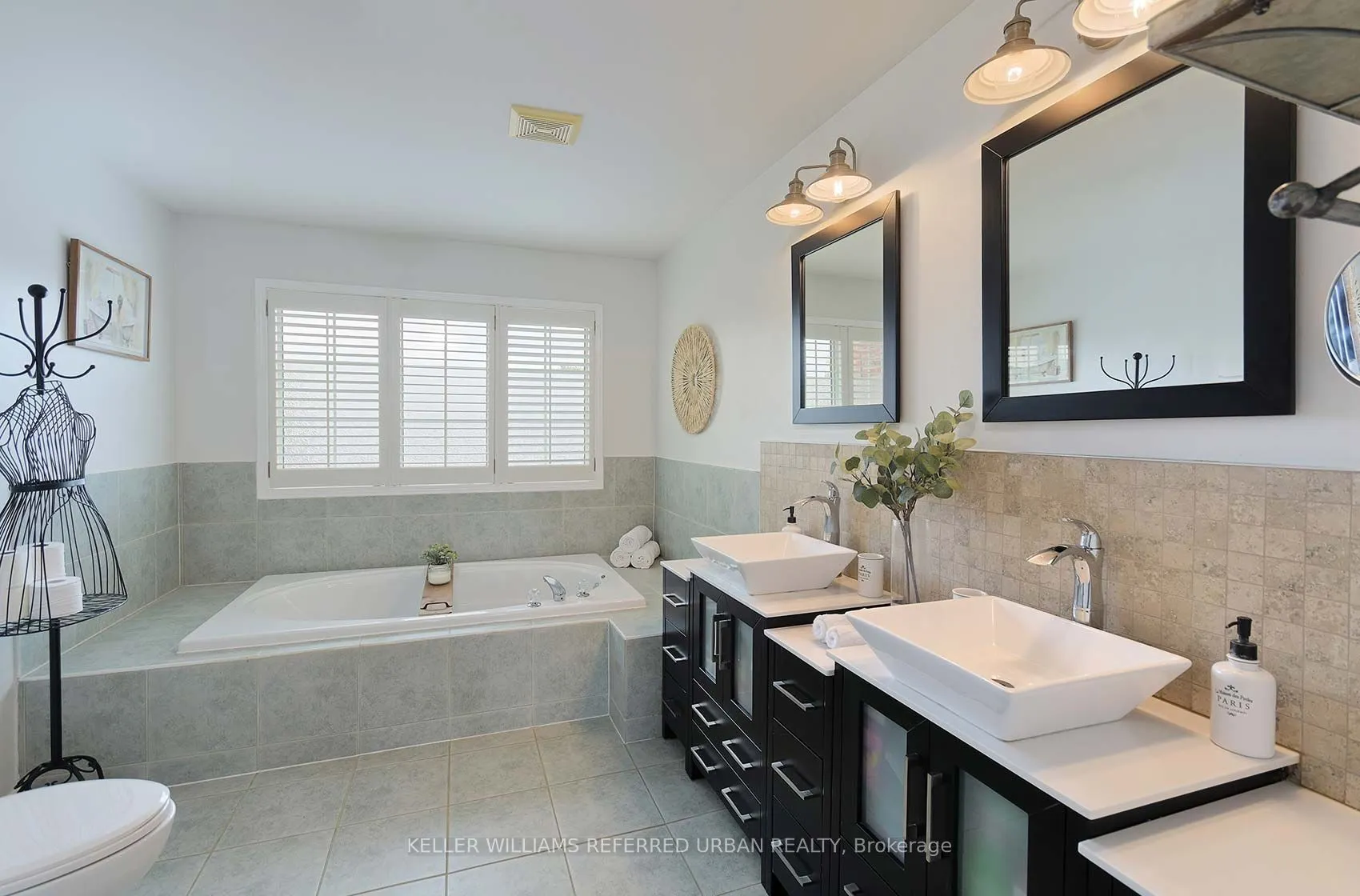 466 Silken Laumann Drive