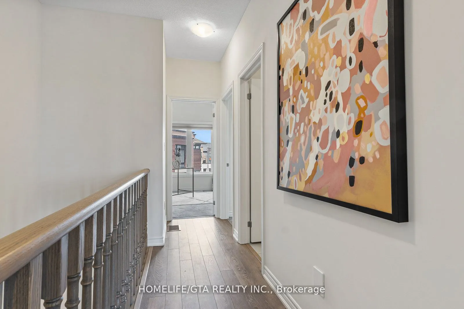 7 Holyrood Crescent