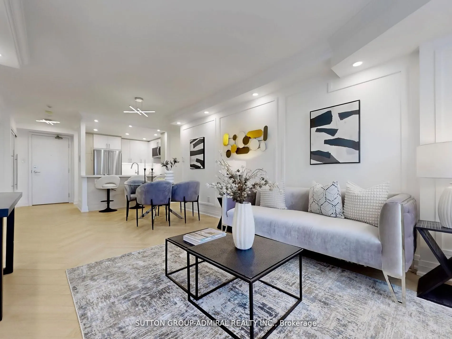 11 Townsgate Drive #401