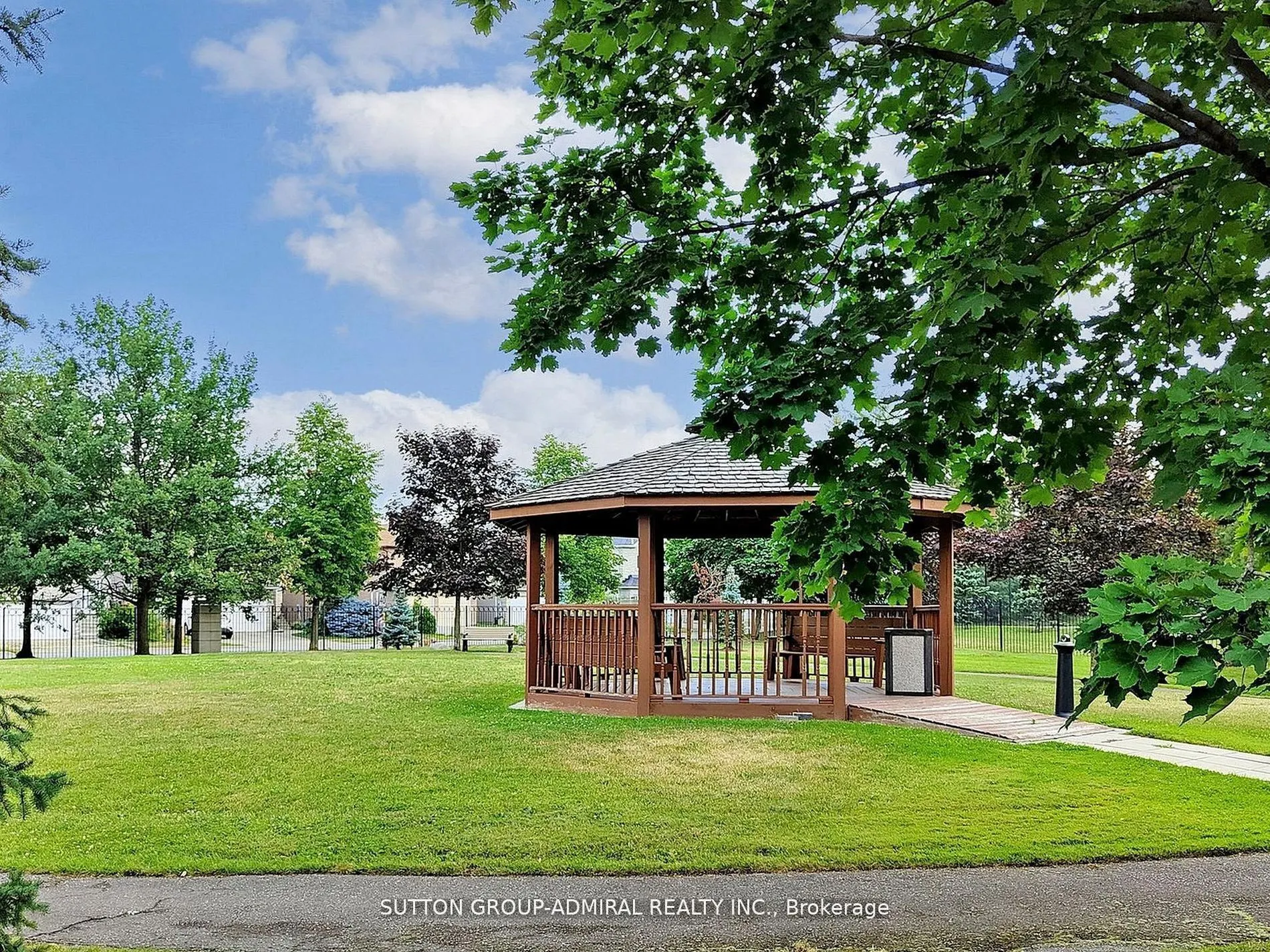 11 Townsgate Drive #401