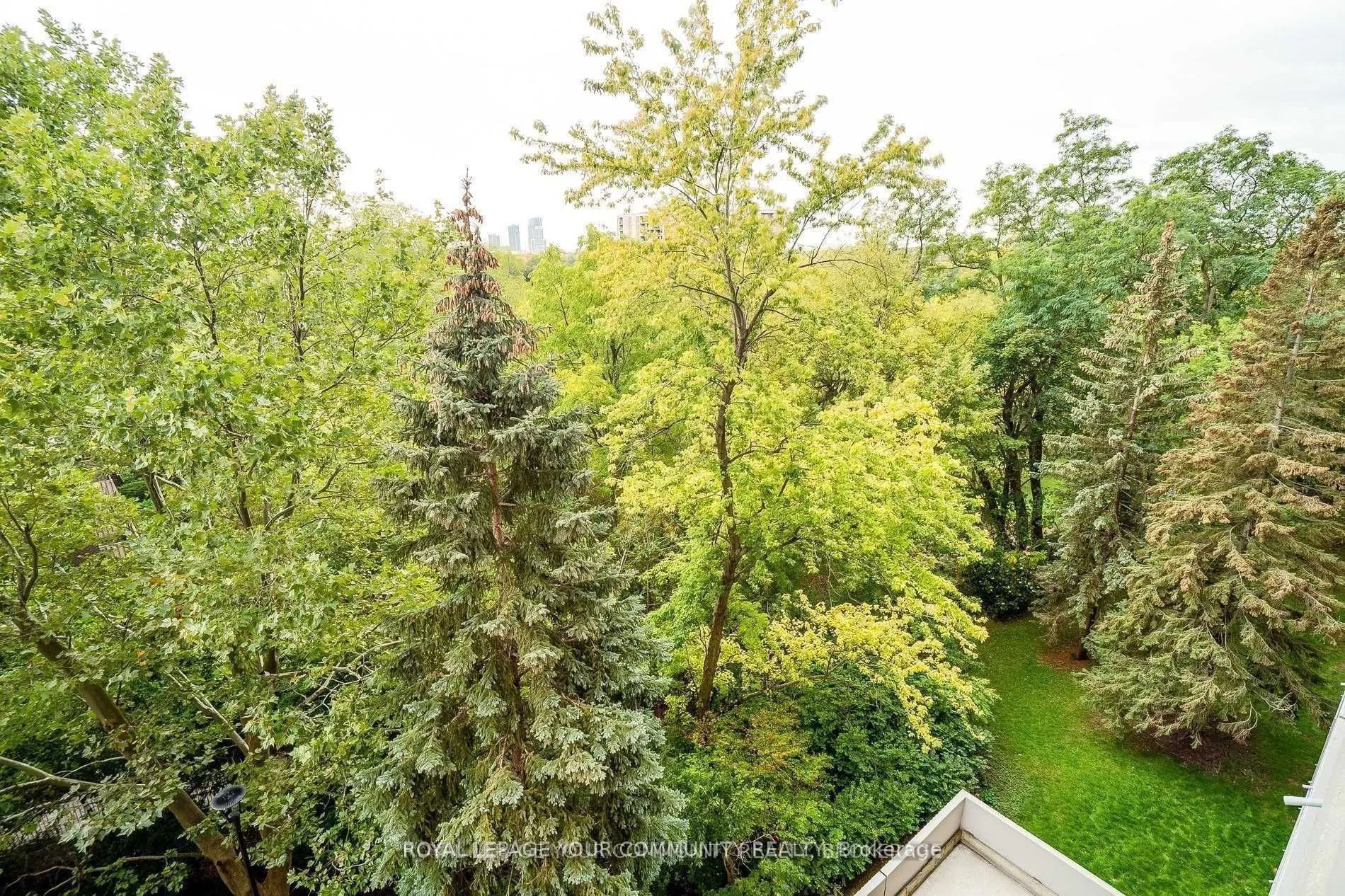 50 Inverlochy Boulevard, #1004