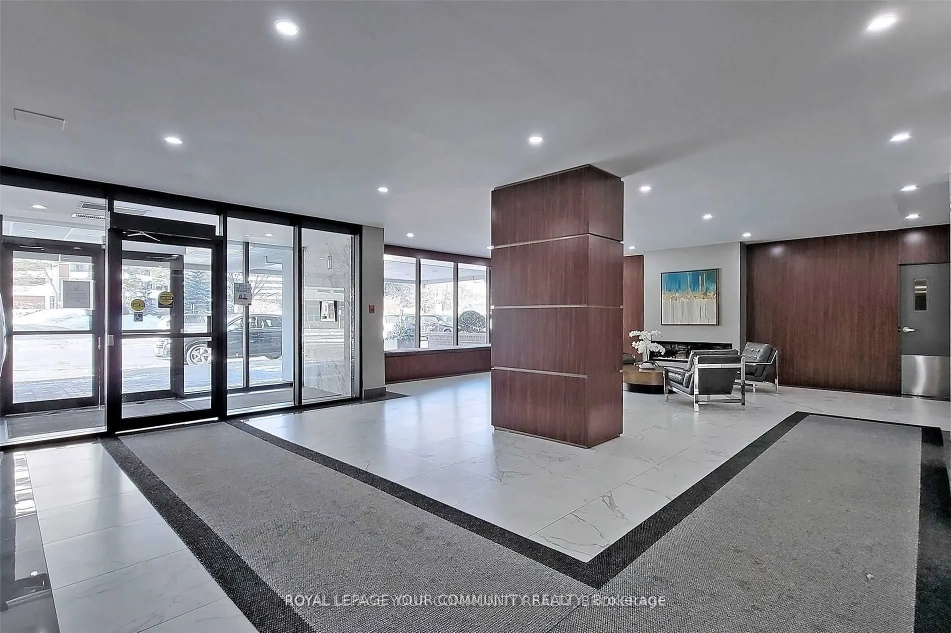 50 Inverlochy Boulevard, #1004