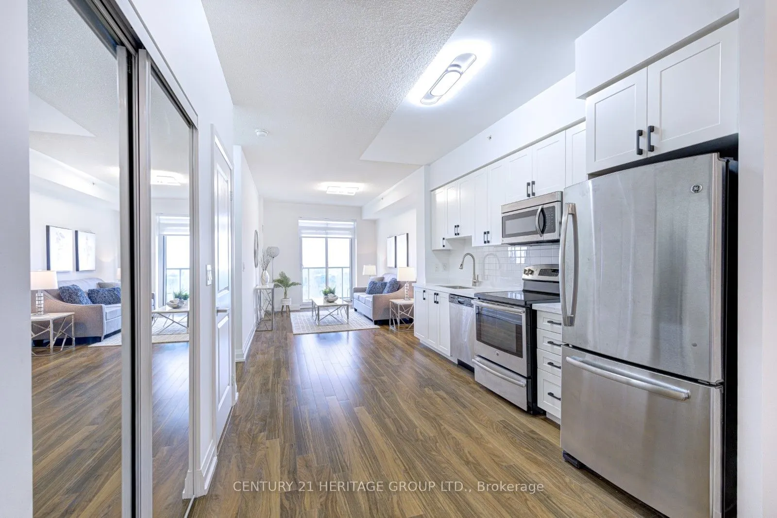 7171 Yonge Street, #1112