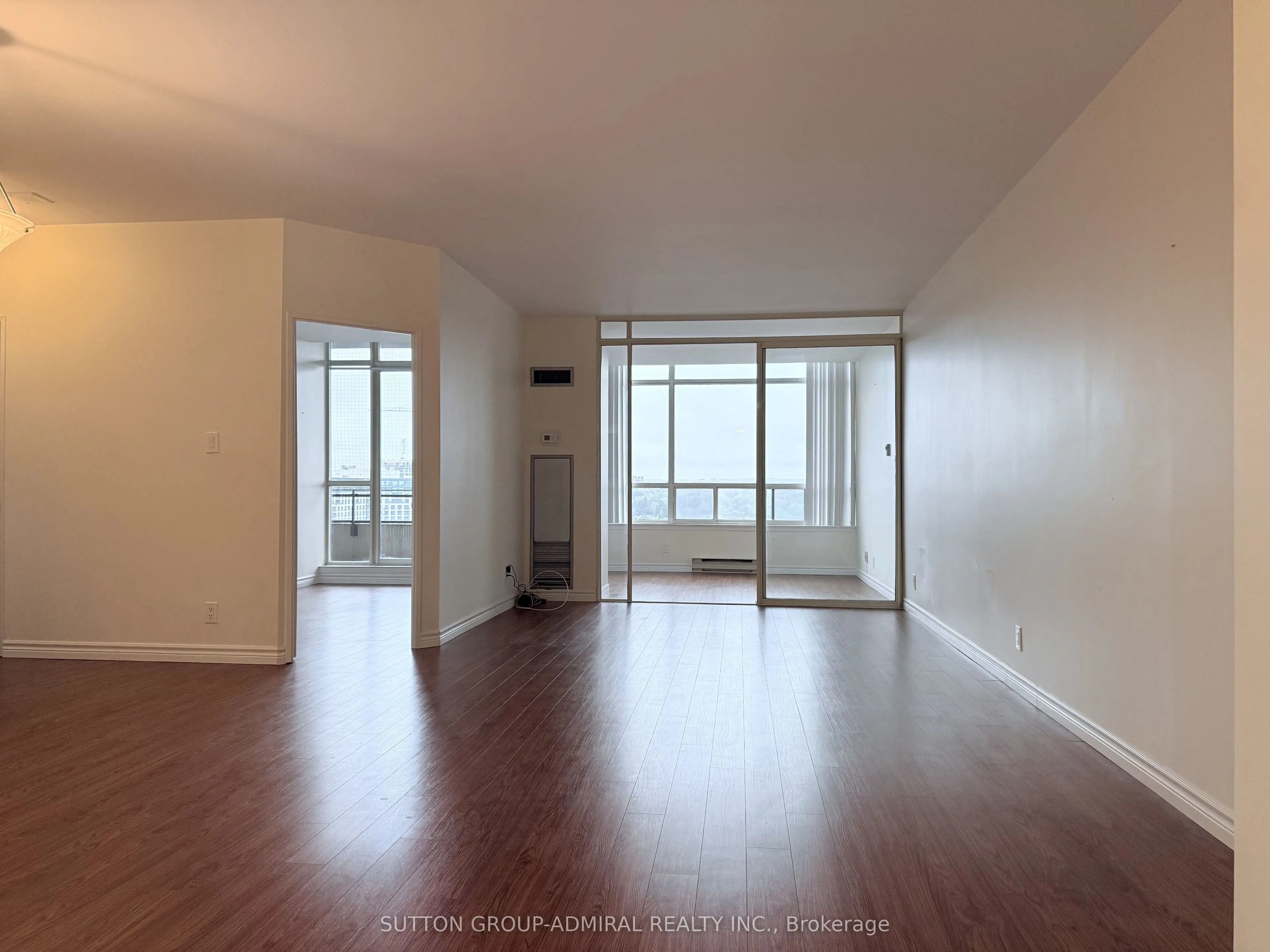 32 CLARISSA Drive, #PH27