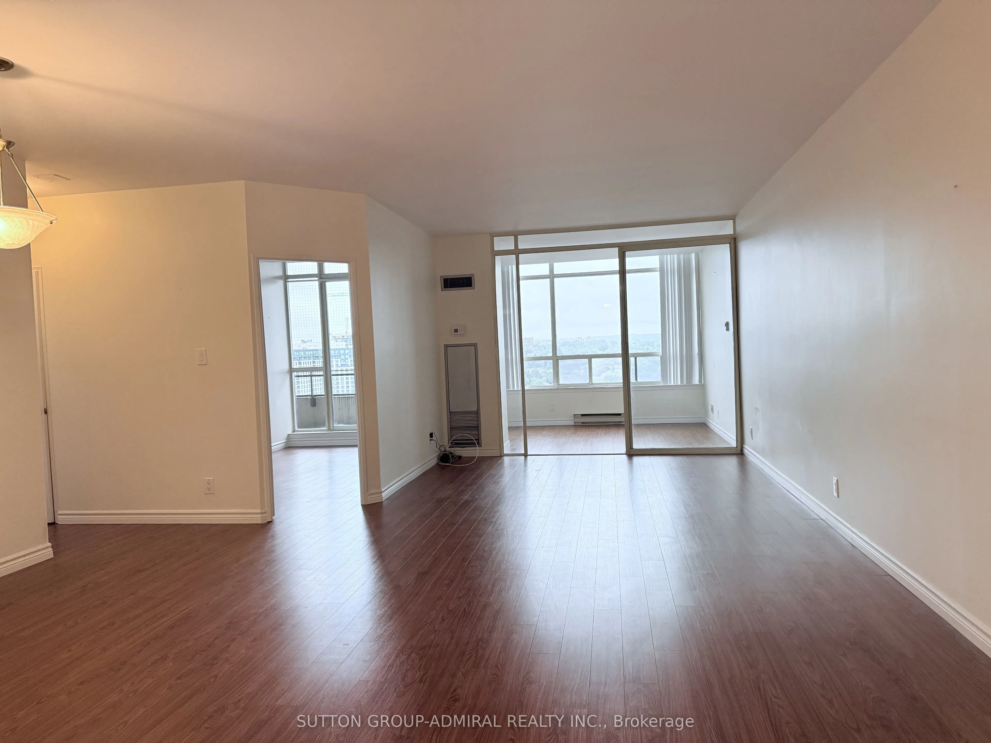 32 CLARISSA Drive, #PH27