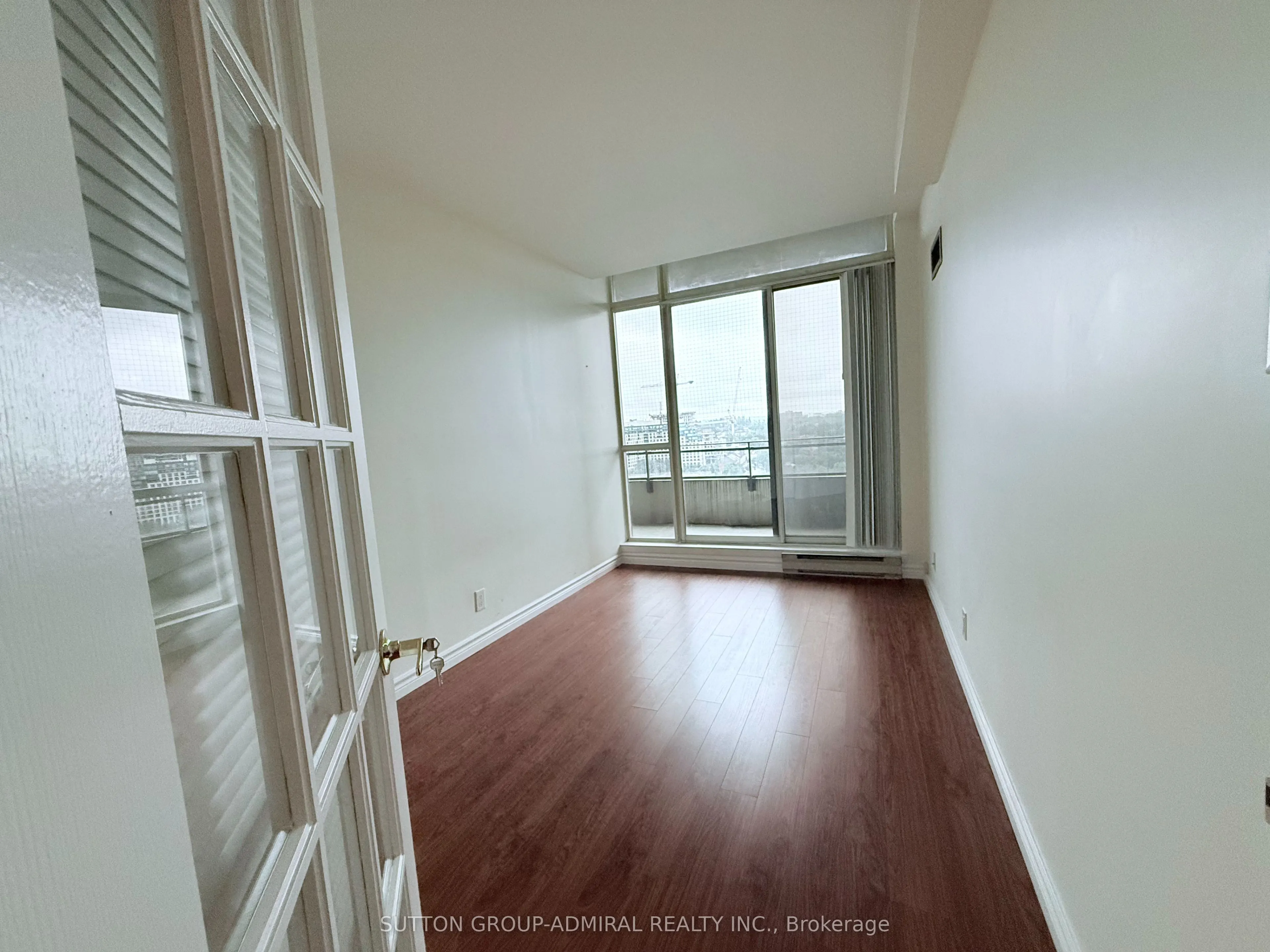 32 CLARISSA Drive, #PH27
