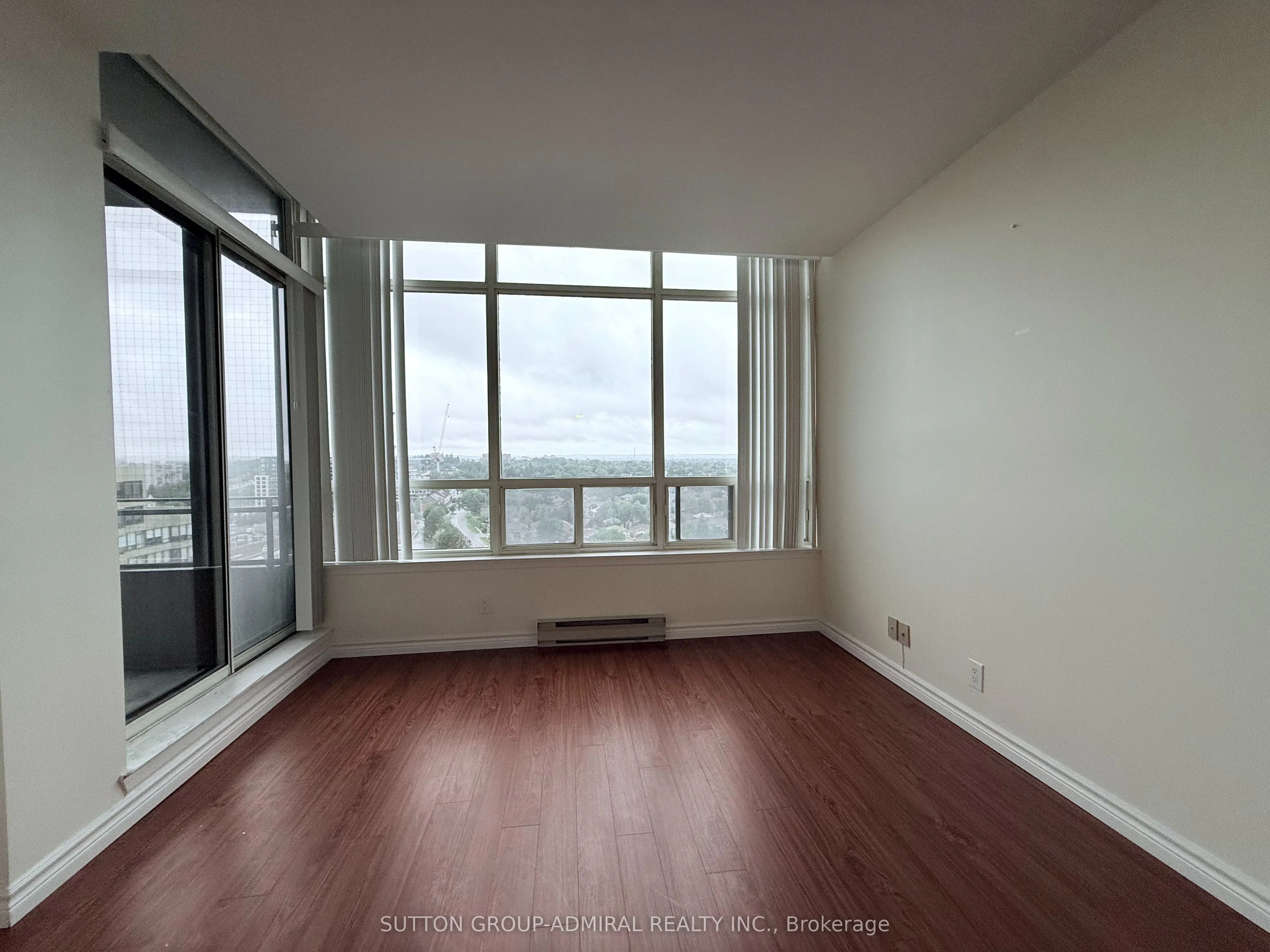 32 CLARISSA Drive, #PH27