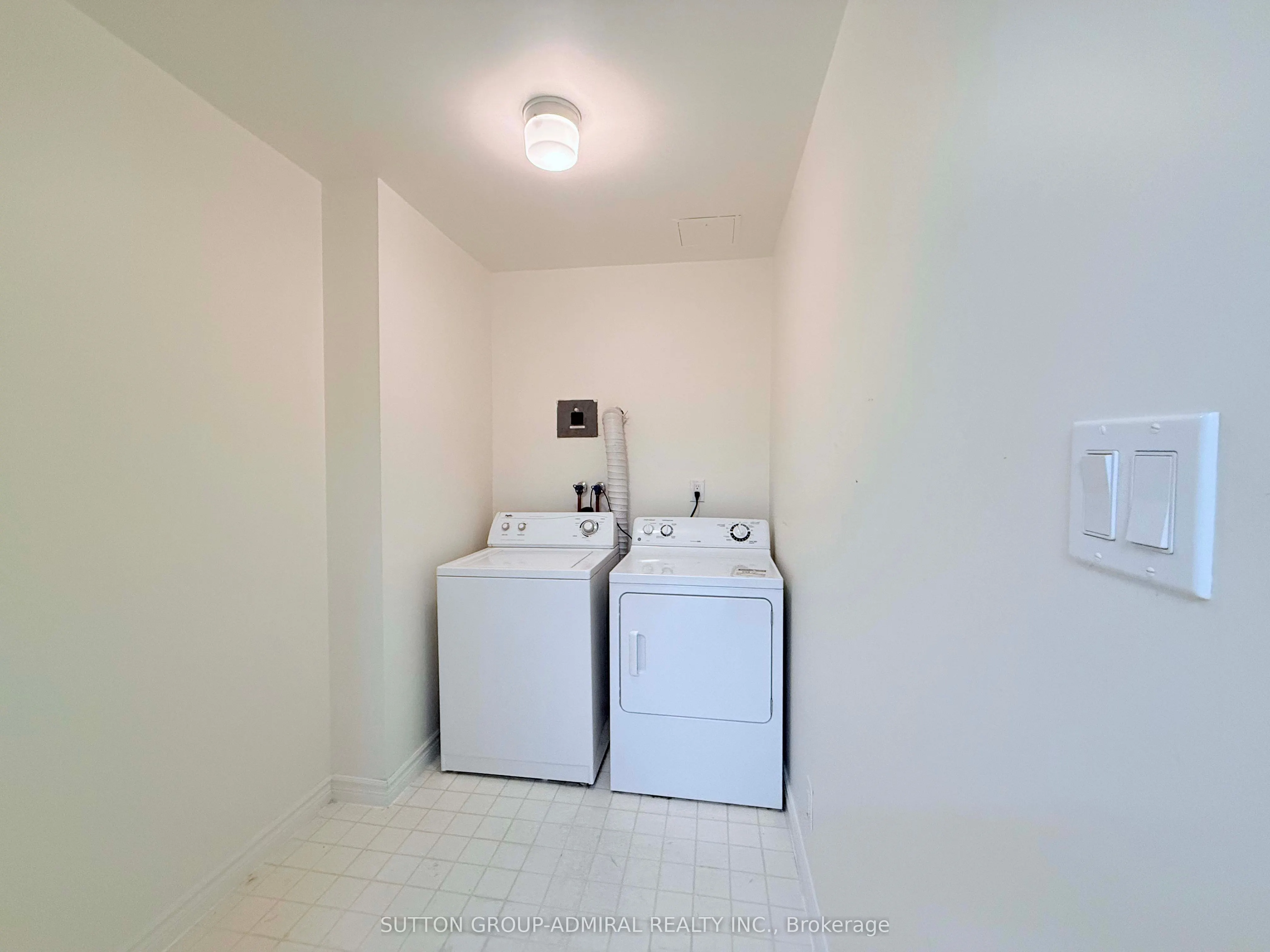 32 CLARISSA Drive, #PH27