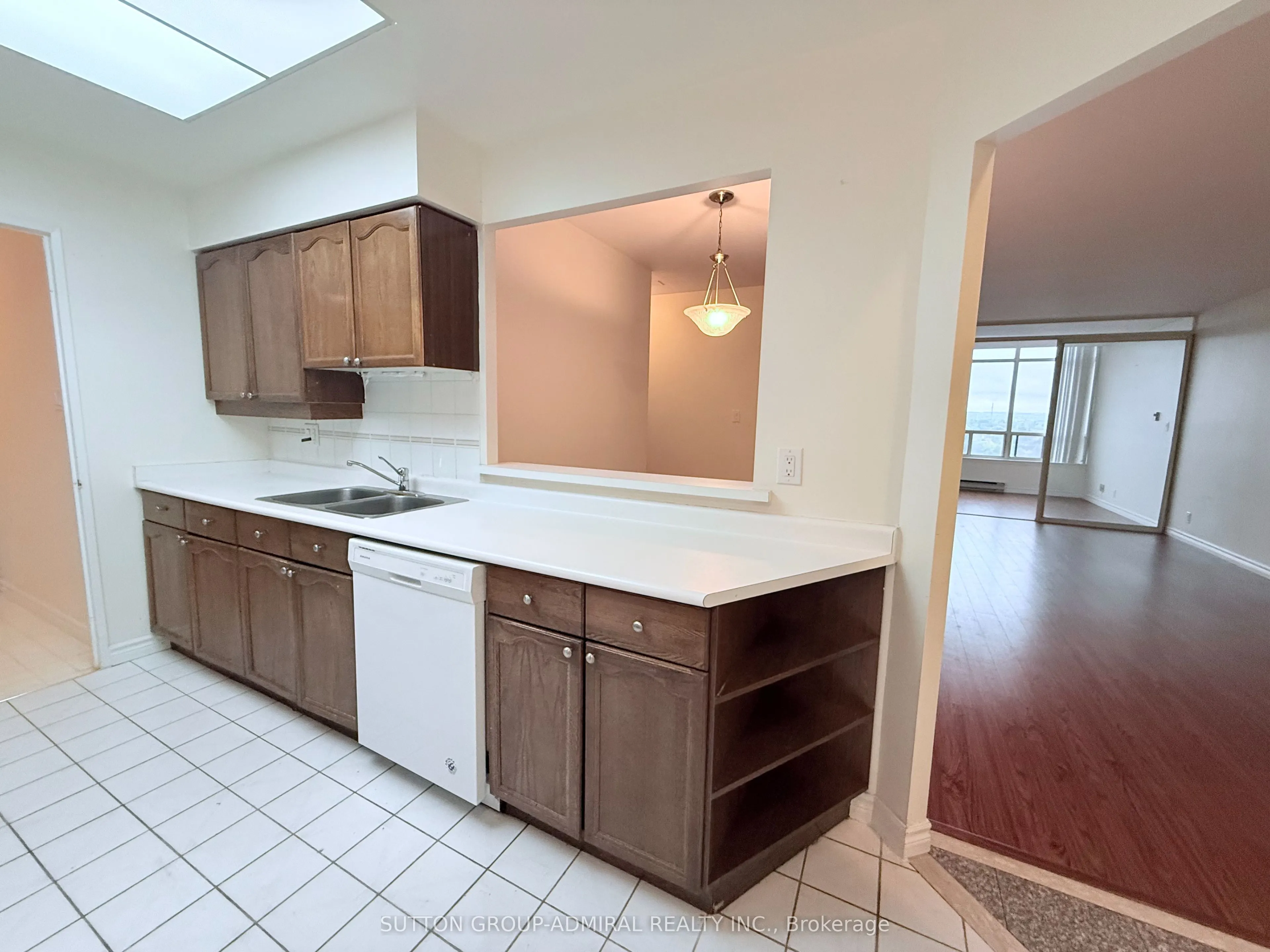 32 CLARISSA Drive, #PH27