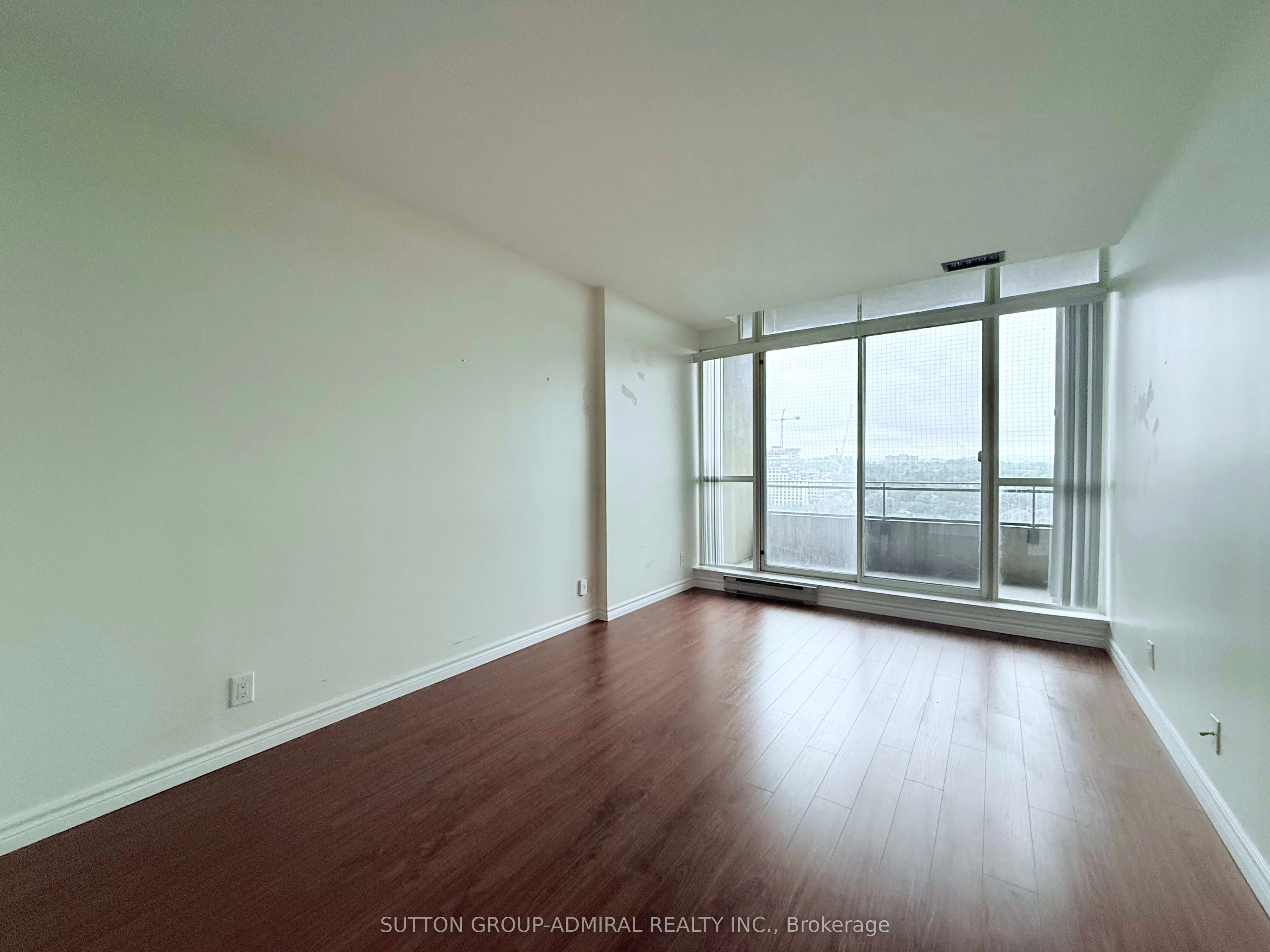 32 CLARISSA Drive, #PH27